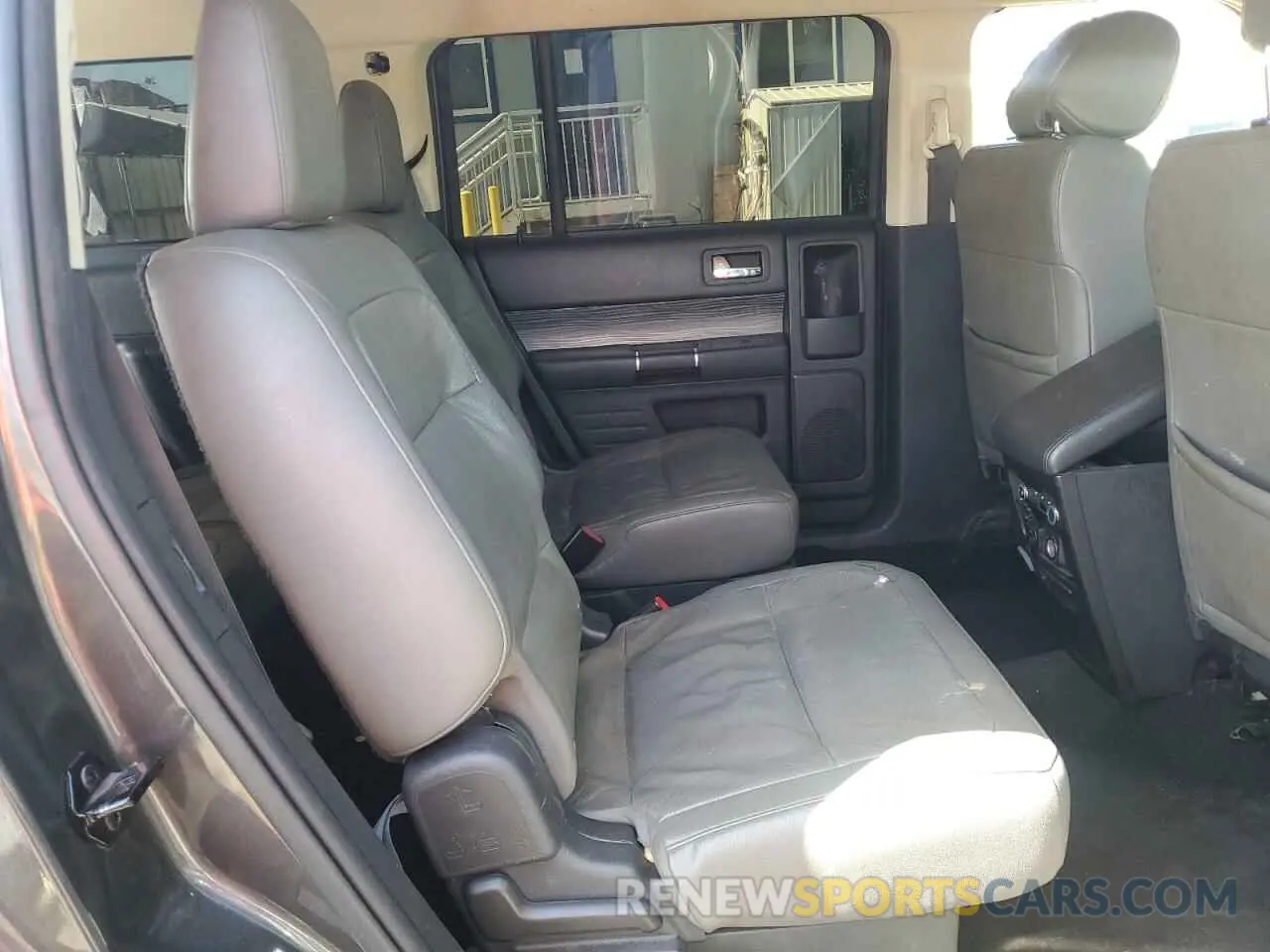 11 Photograph of a damaged car 2FMGK5C82KBA04975 FORD FLEX 2019