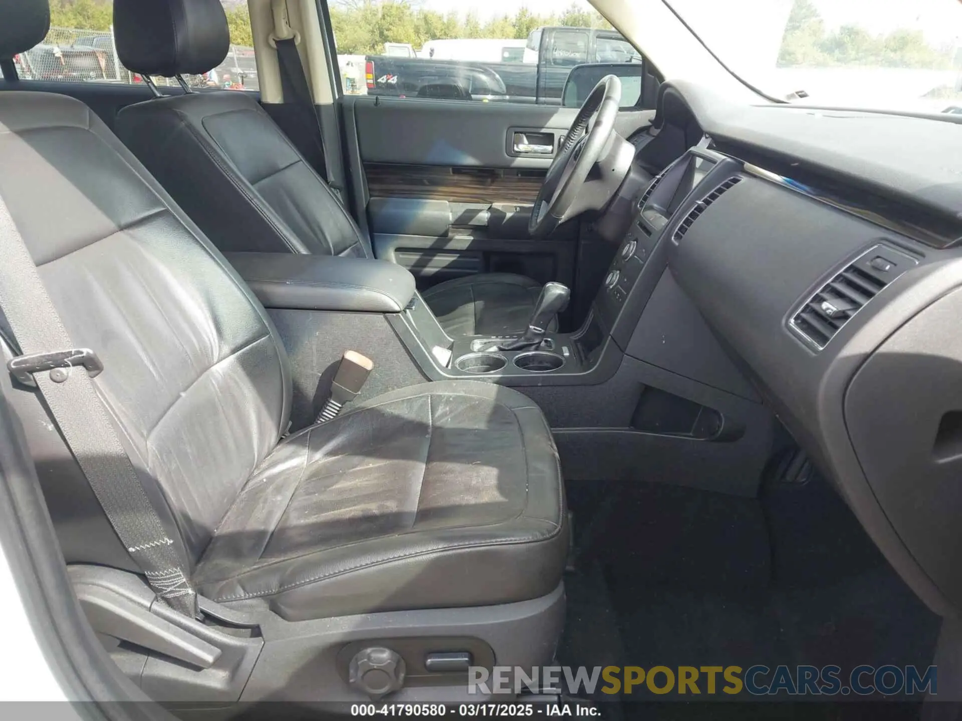 5 Photograph of a damaged car 2FMGK5C82KBA28953 FORD FLEX 2019