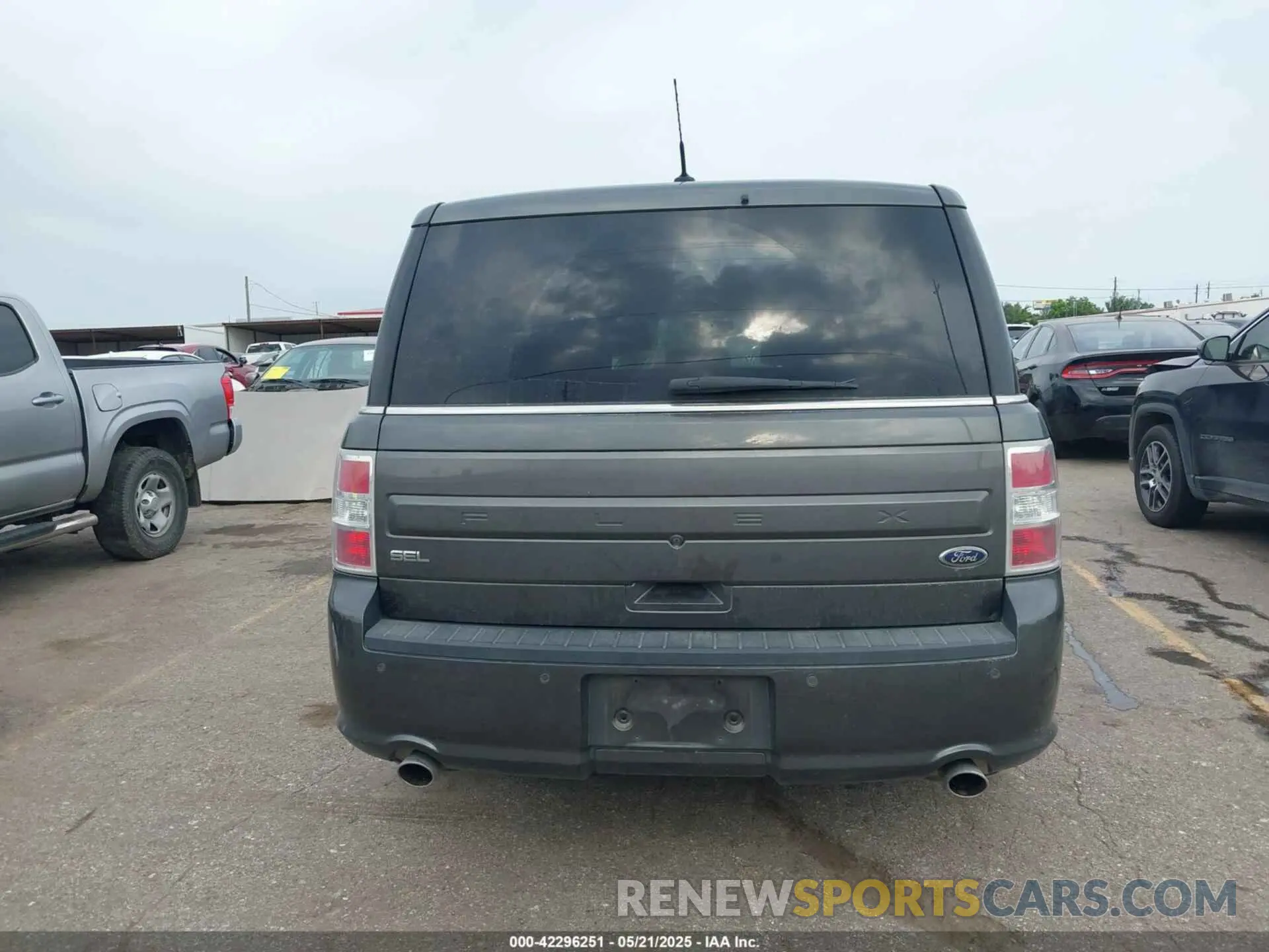 16 Photograph of a damaged car 2FMGK5C83KBA09974 FORD FLEX 2019