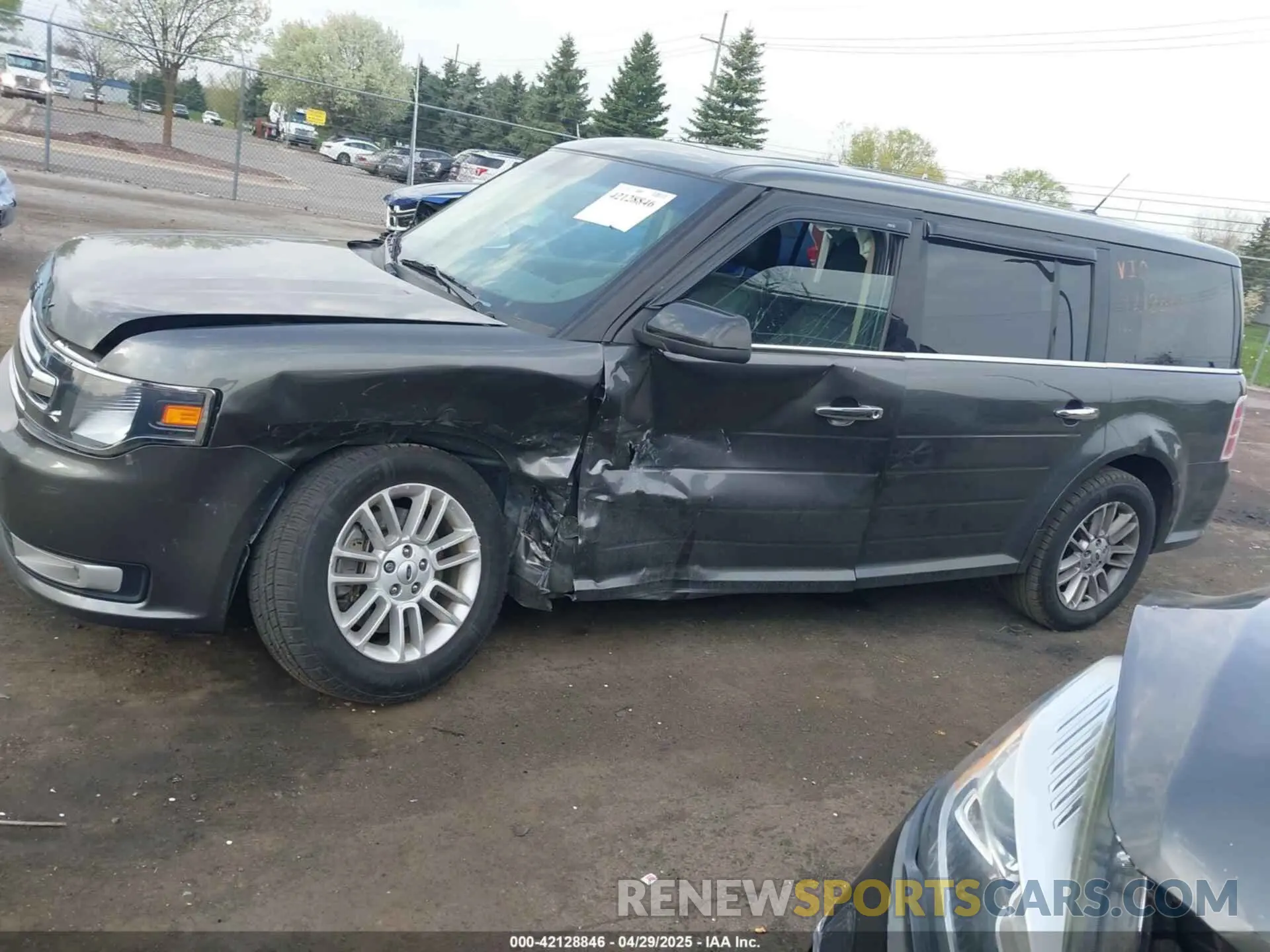 13 Photograph of a damaged car 2FMGK5C84KBA00572 FORD FLEX 2019