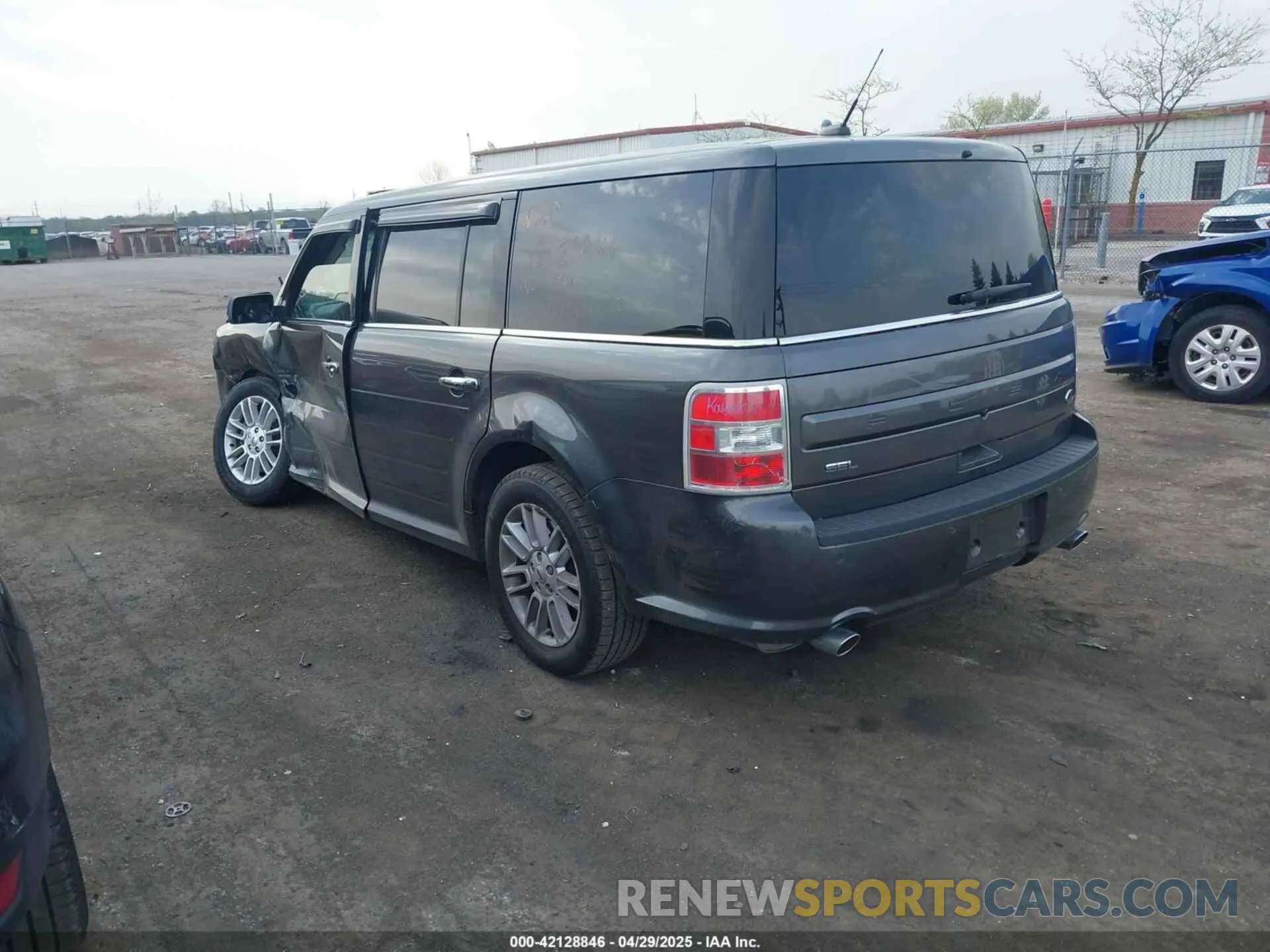 3 Photograph of a damaged car 2FMGK5C84KBA00572 FORD FLEX 2019