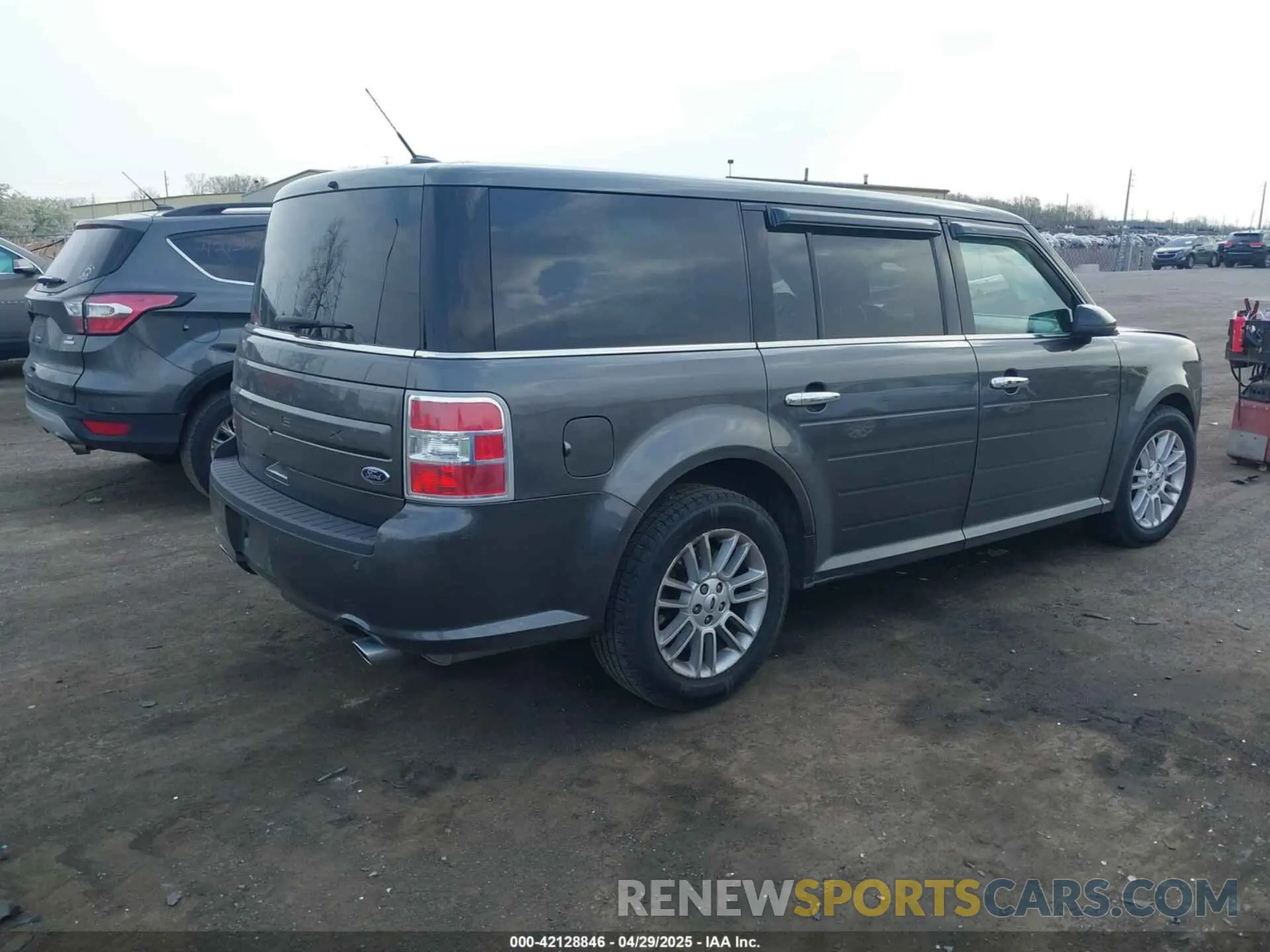 4 Photograph of a damaged car 2FMGK5C84KBA00572 FORD FLEX 2019