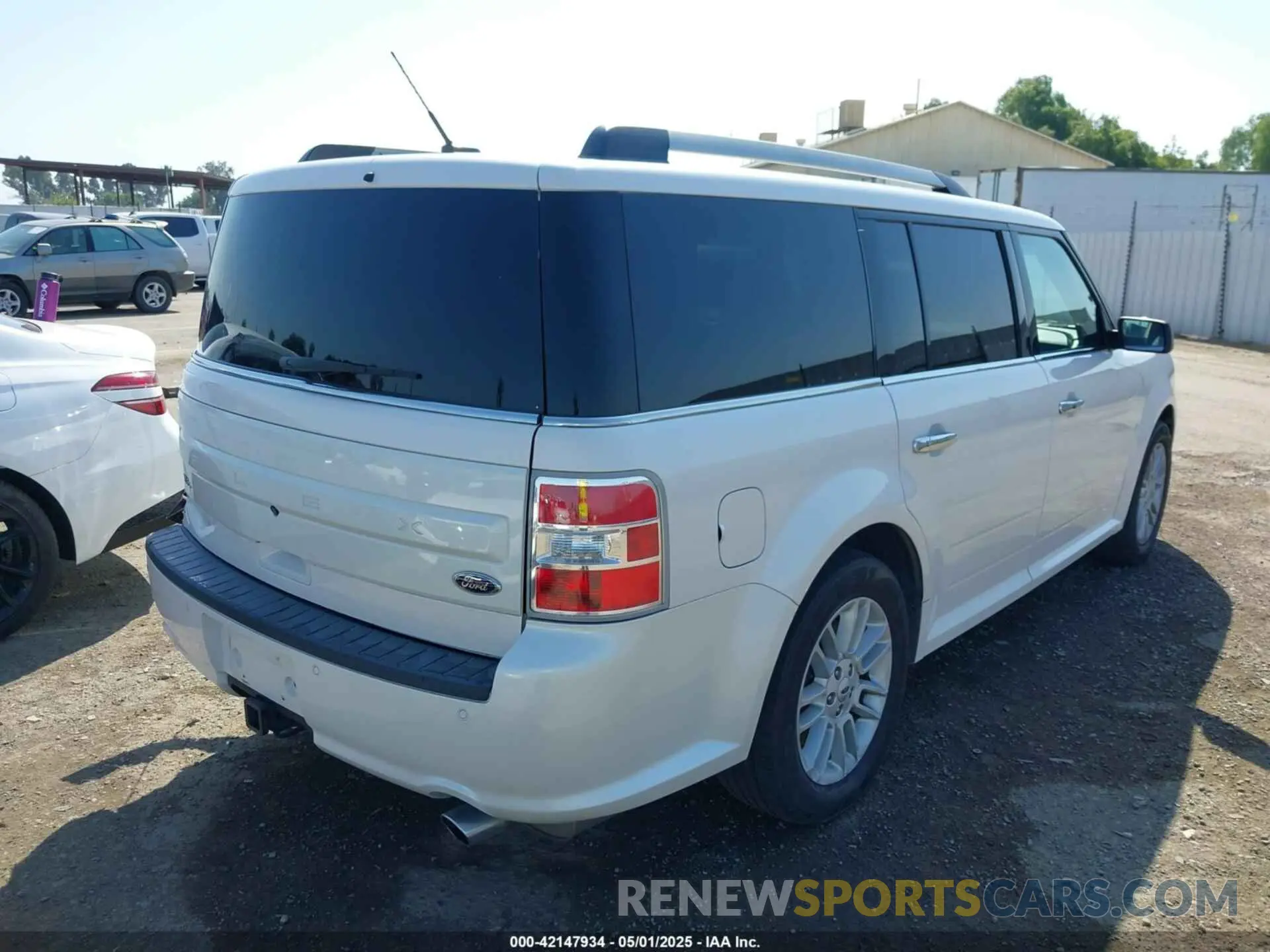 4 Photograph of a damaged car 2FMGK5C87KBA39320 FORD FLEX 2019