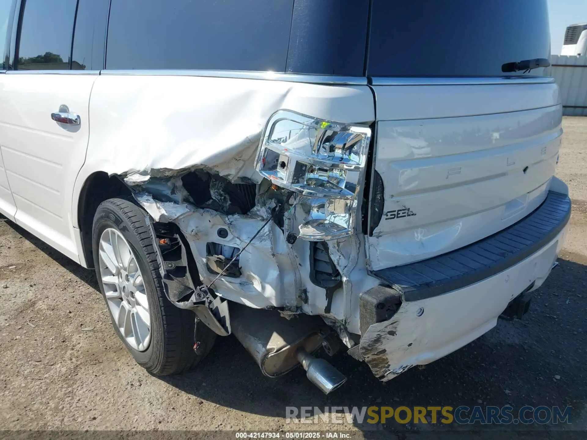 6 Photograph of a damaged car 2FMGK5C87KBA39320 FORD FLEX 2019