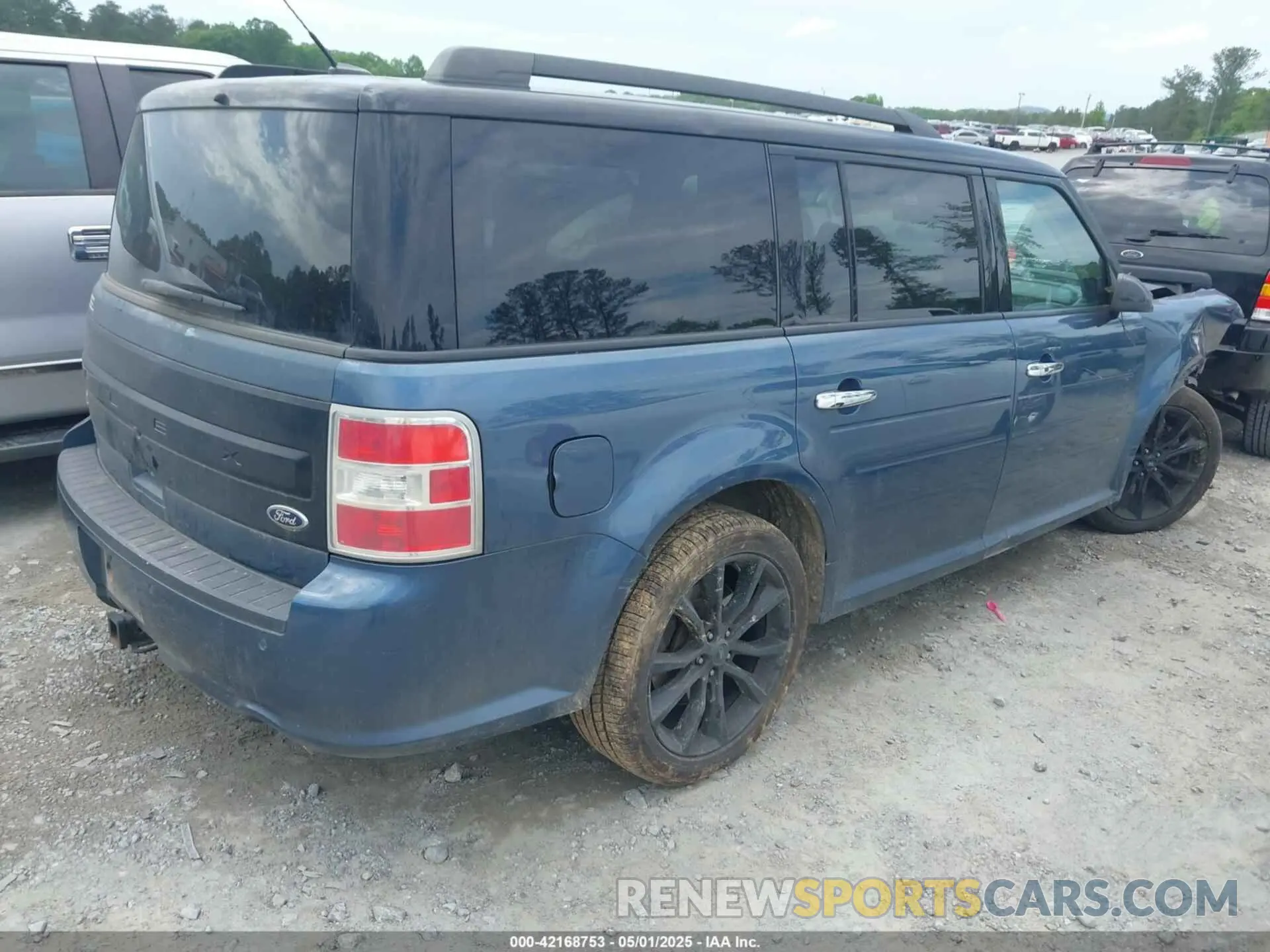 4 Photograph of a damaged car 2FMGK5C8XKBA09177 FORD FLEX 2019