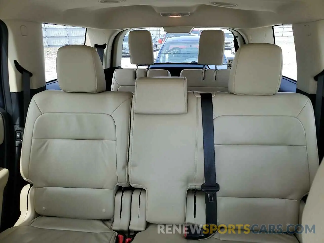 10 Photograph of a damaged car 2FMGK5C8XKBA24813 FORD FLEX 2019