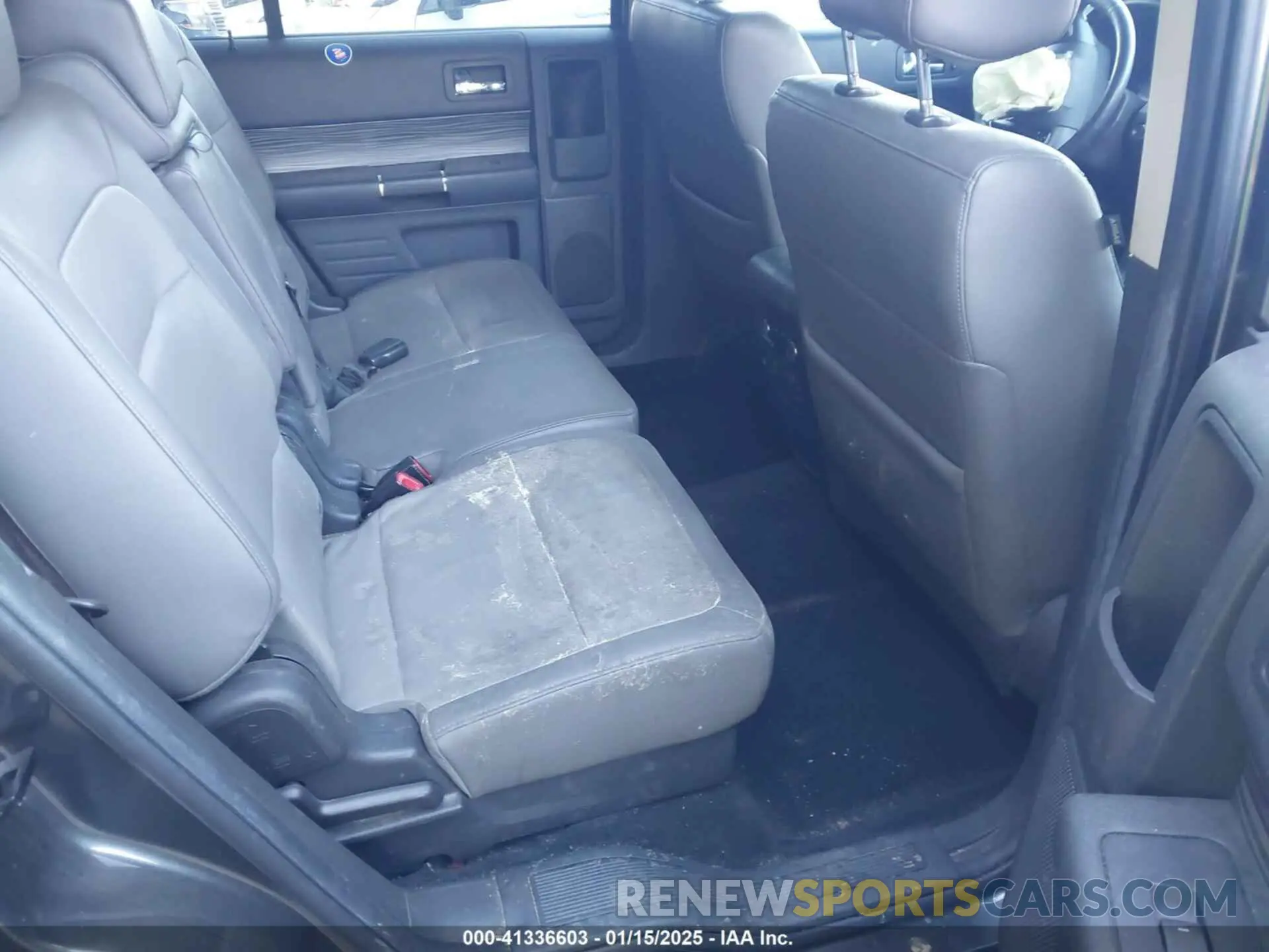 8 Photograph of a damaged car 2FMGK5D81KBA36878 FORD FLEX 2019