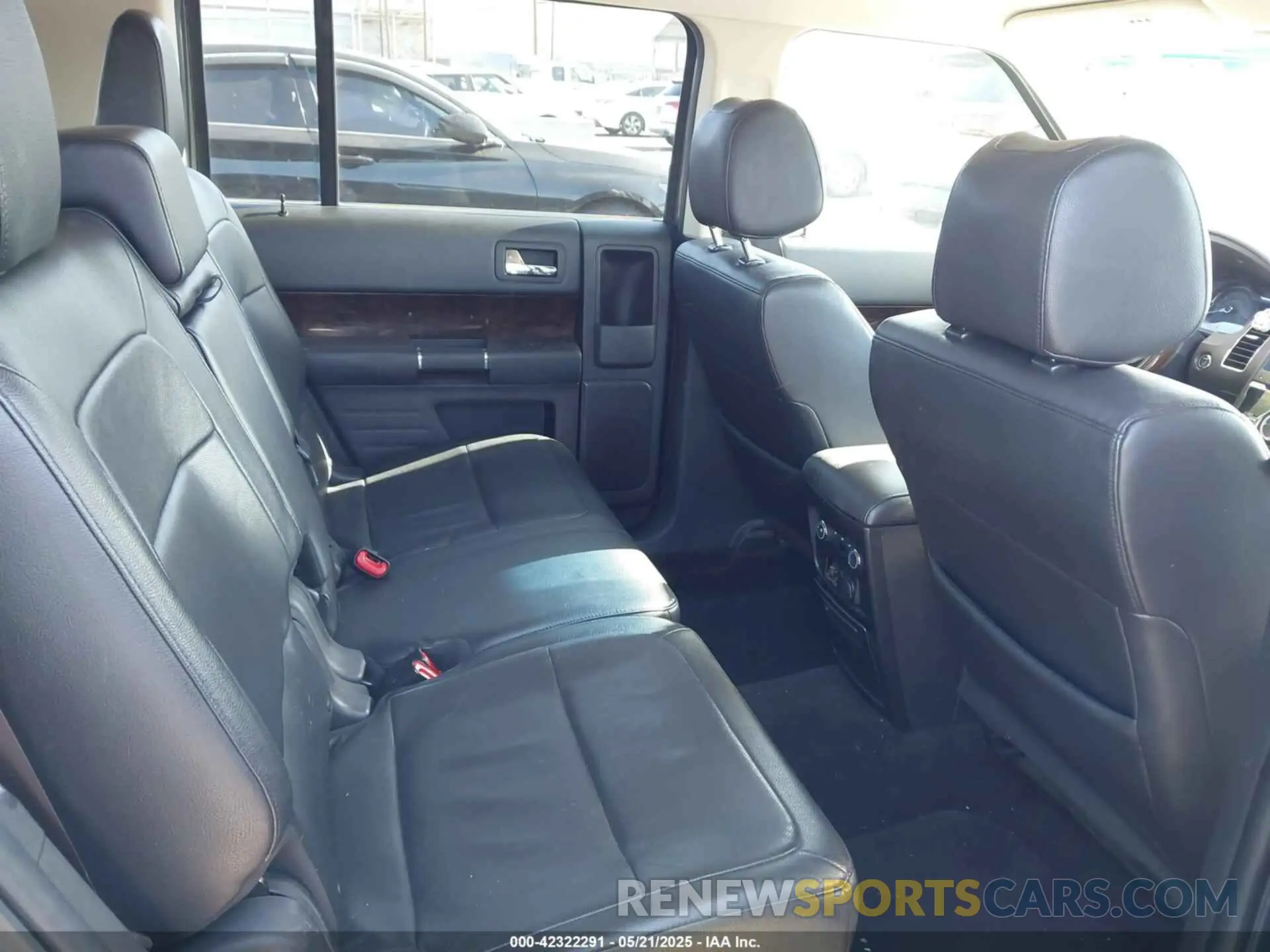 8 Photograph of a damaged car 2FMGK5D86KBA03228 FORD FLEX 2019