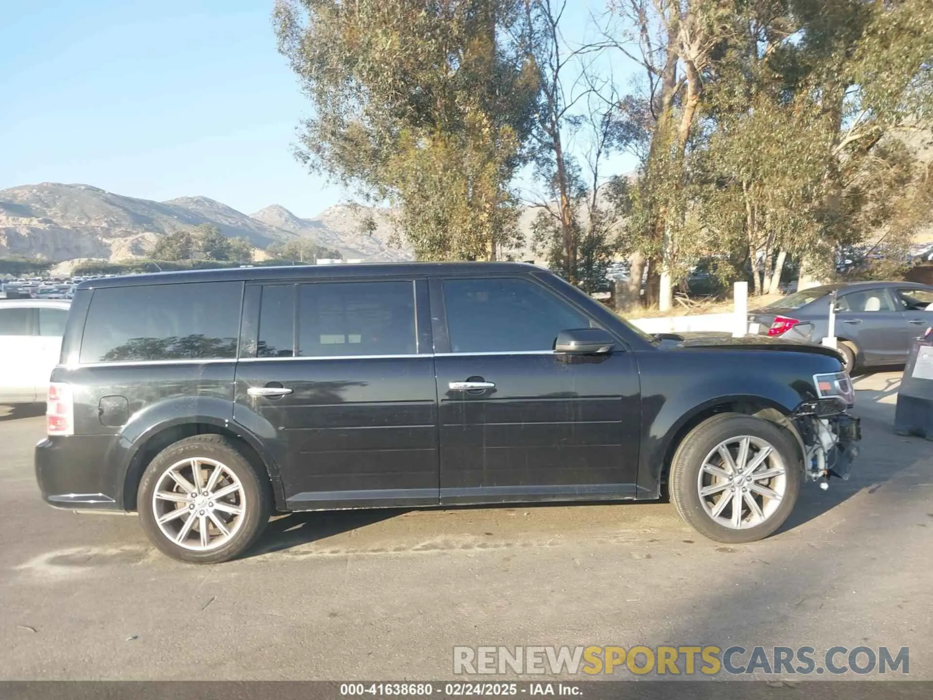 14 Photograph of a damaged car 2FMGK5D86KBA30168 FORD FLEX 2019