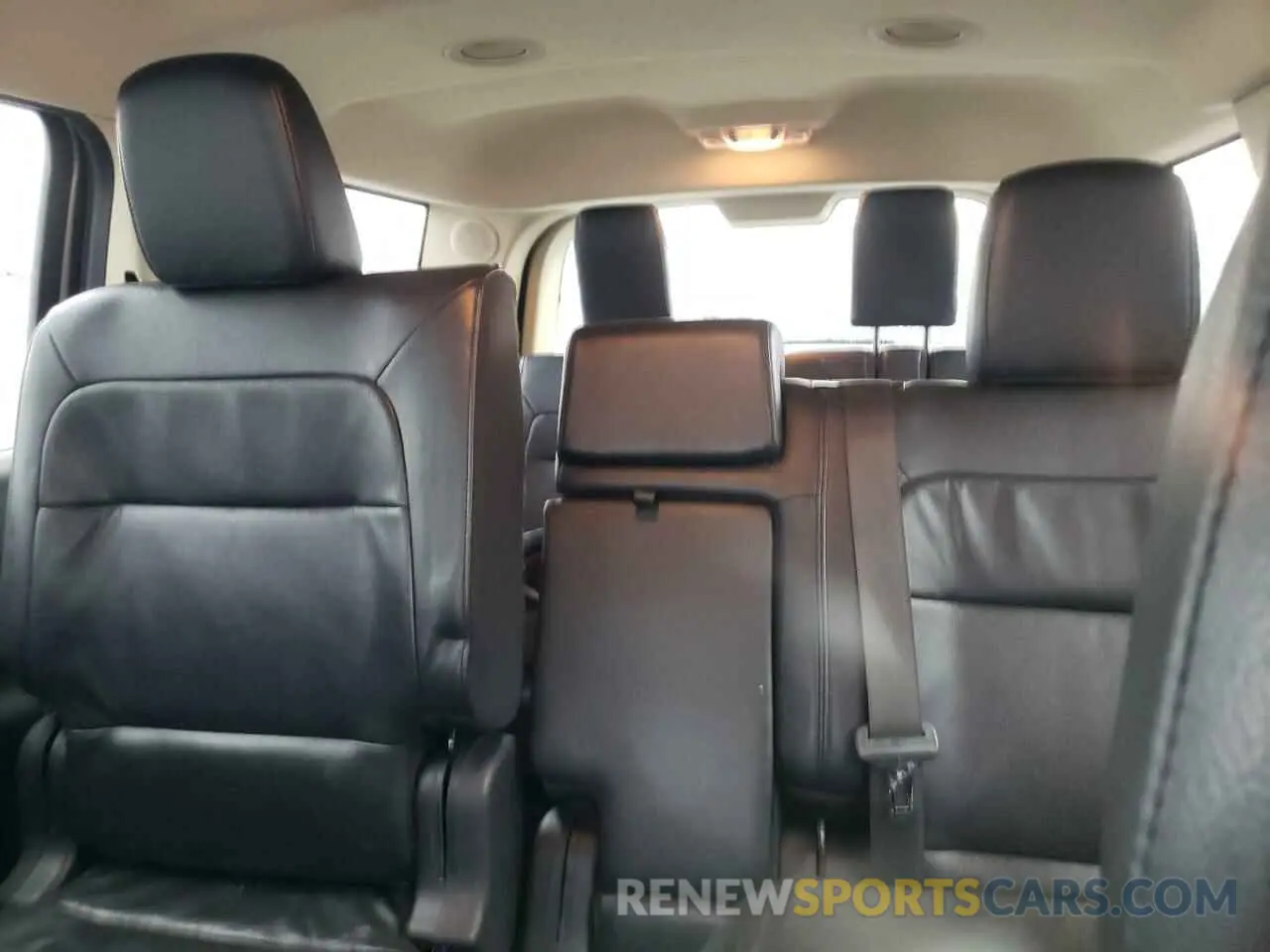 10 Photograph of a damaged car 2FMGK5D87KBA30311 FORD FLEX 2019