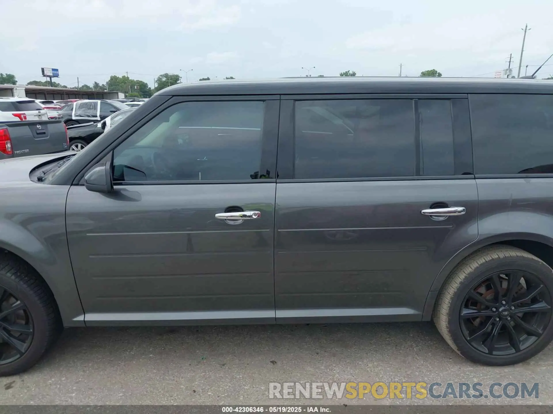 14 Photograph of a damaged car 2FMGK5D88KBA39311 FORD FLEX 2019