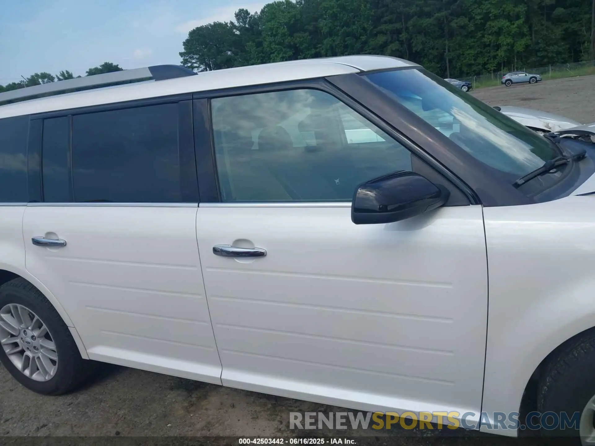 14 Photograph of a damaged car 2FMHK6C83KBA00072 FORD FLEX 2019