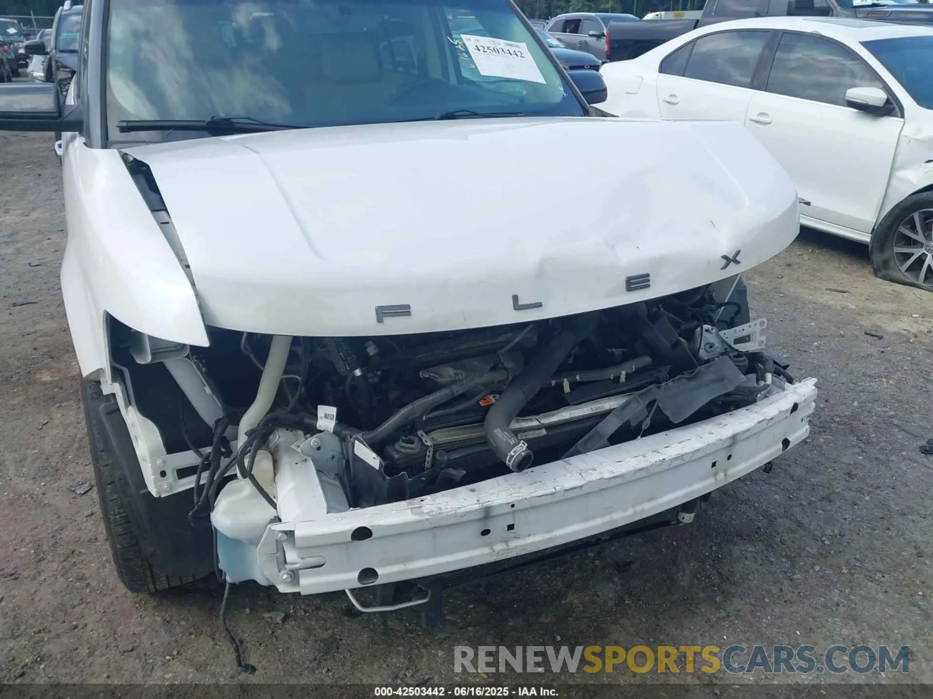 18 Photograph of a damaged car 2FMHK6C83KBA00072 FORD FLEX 2019