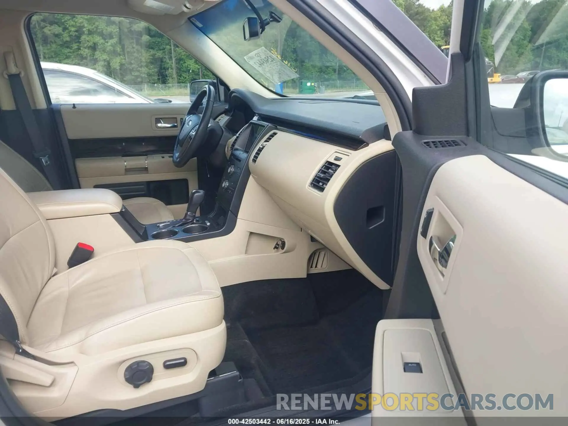 5 Photograph of a damaged car 2FMHK6C83KBA00072 FORD FLEX 2019