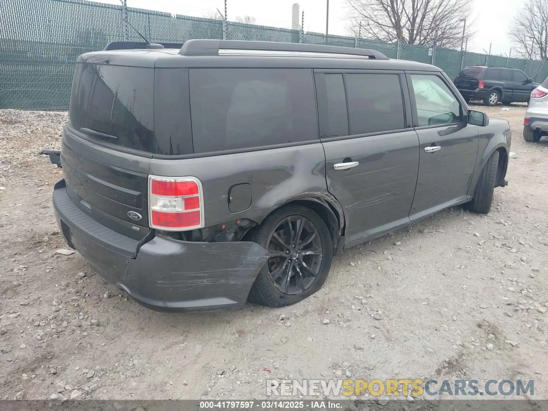 4 Photograph of a damaged car 2FMHK6C83KBA10648 FORD FLEX 2019