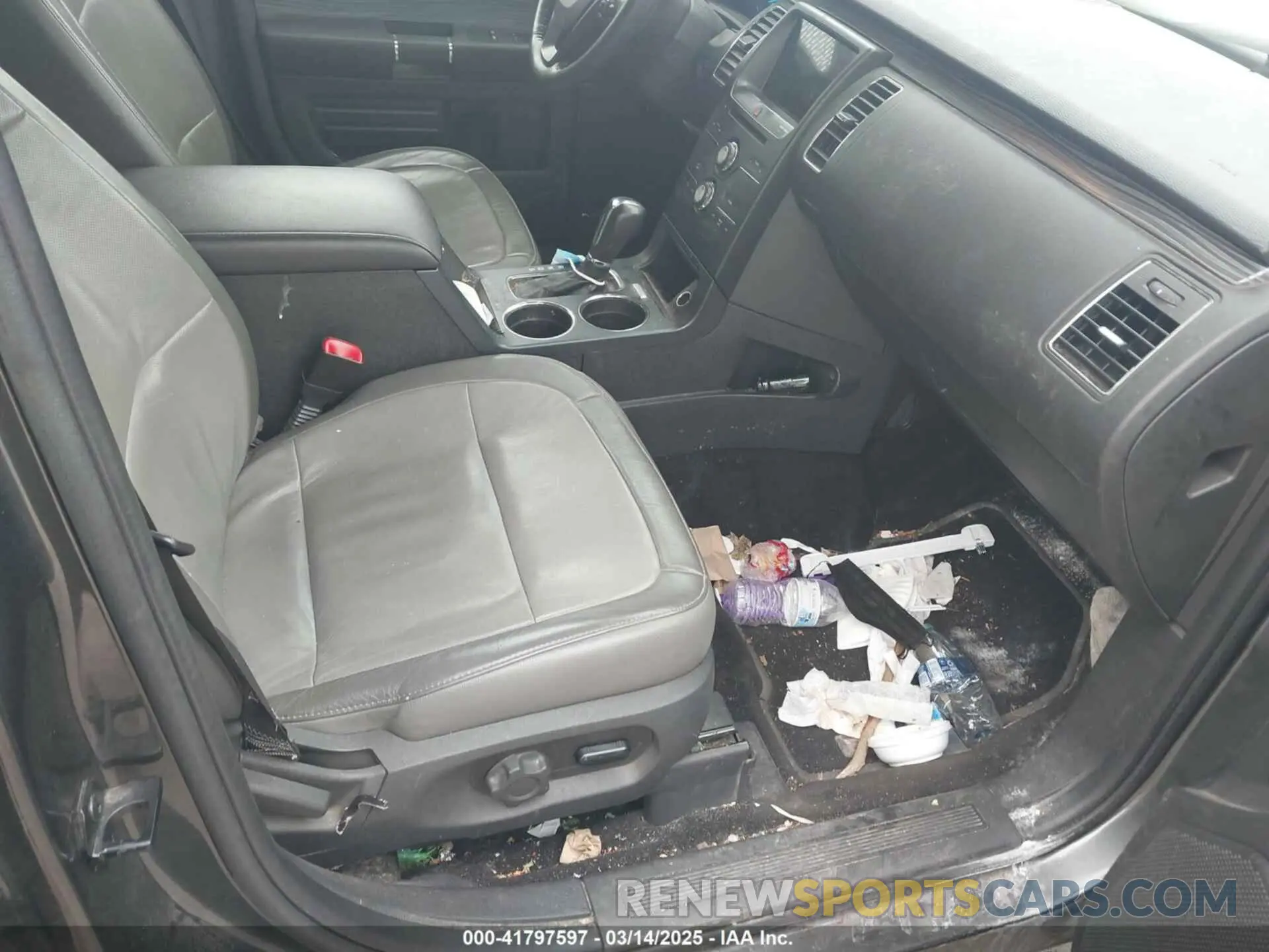 5 Photograph of a damaged car 2FMHK6C83KBA10648 FORD FLEX 2019