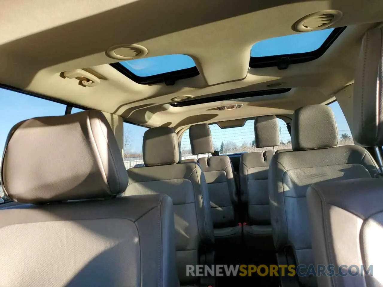 10 Photograph of a damaged car 2FMHK6C83KBA28437 FORD FLEX 2019