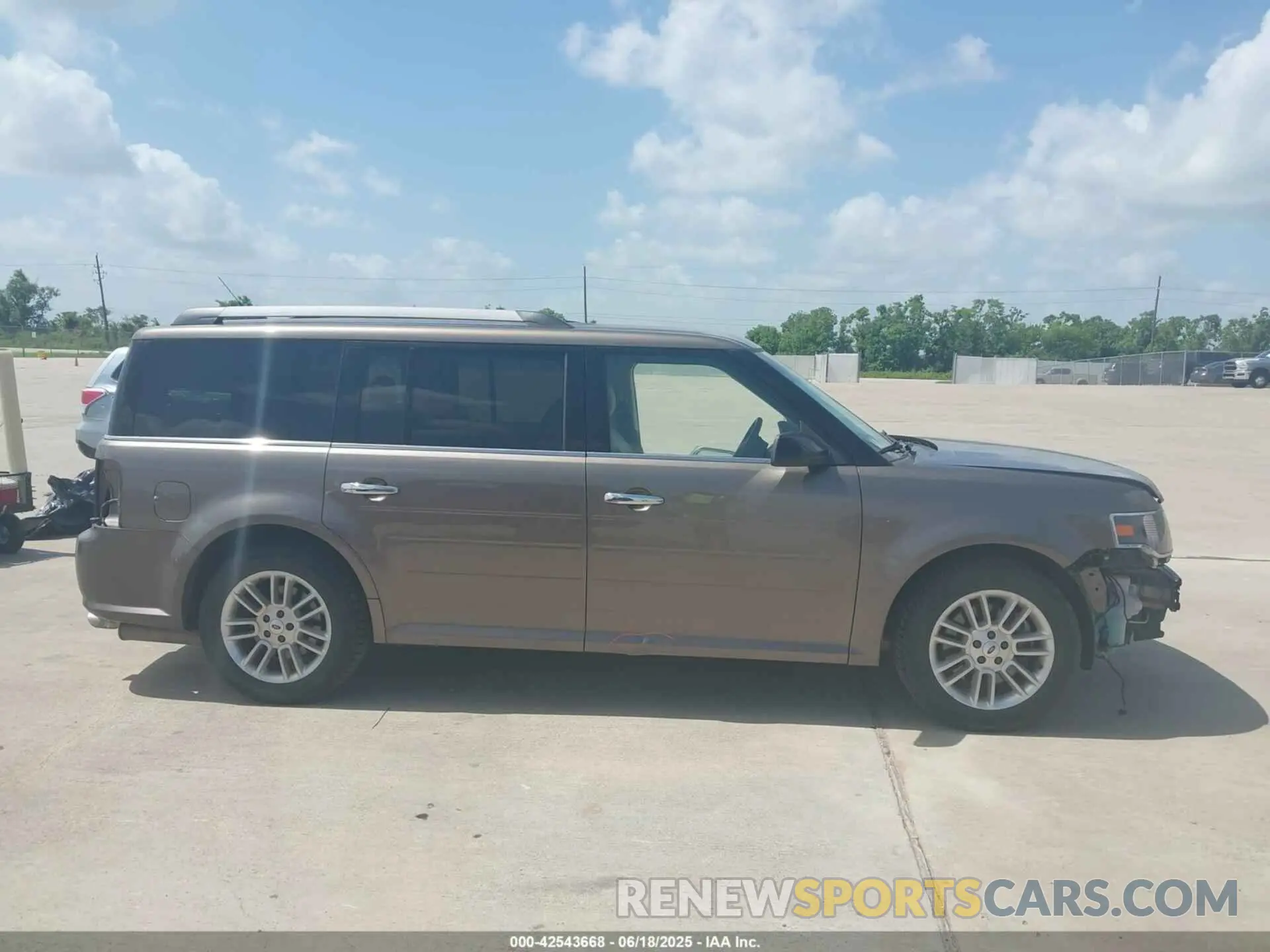 12 Photograph of a damaged car 2FMHK6C84KBA14434 FORD FLEX 2019