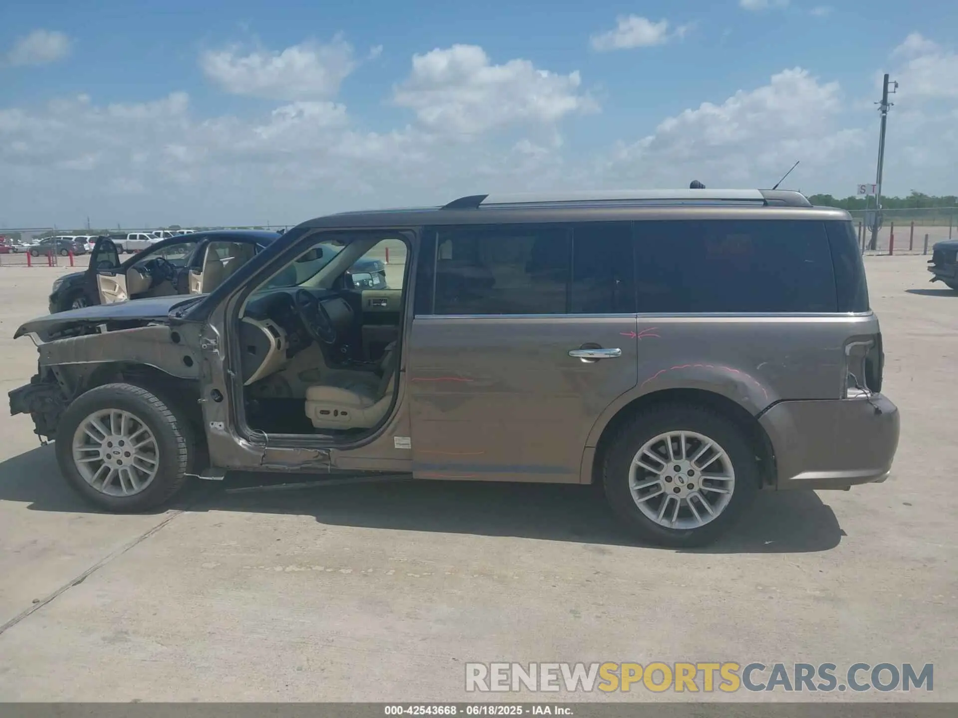 13 Photograph of a damaged car 2FMHK6C84KBA14434 FORD FLEX 2019