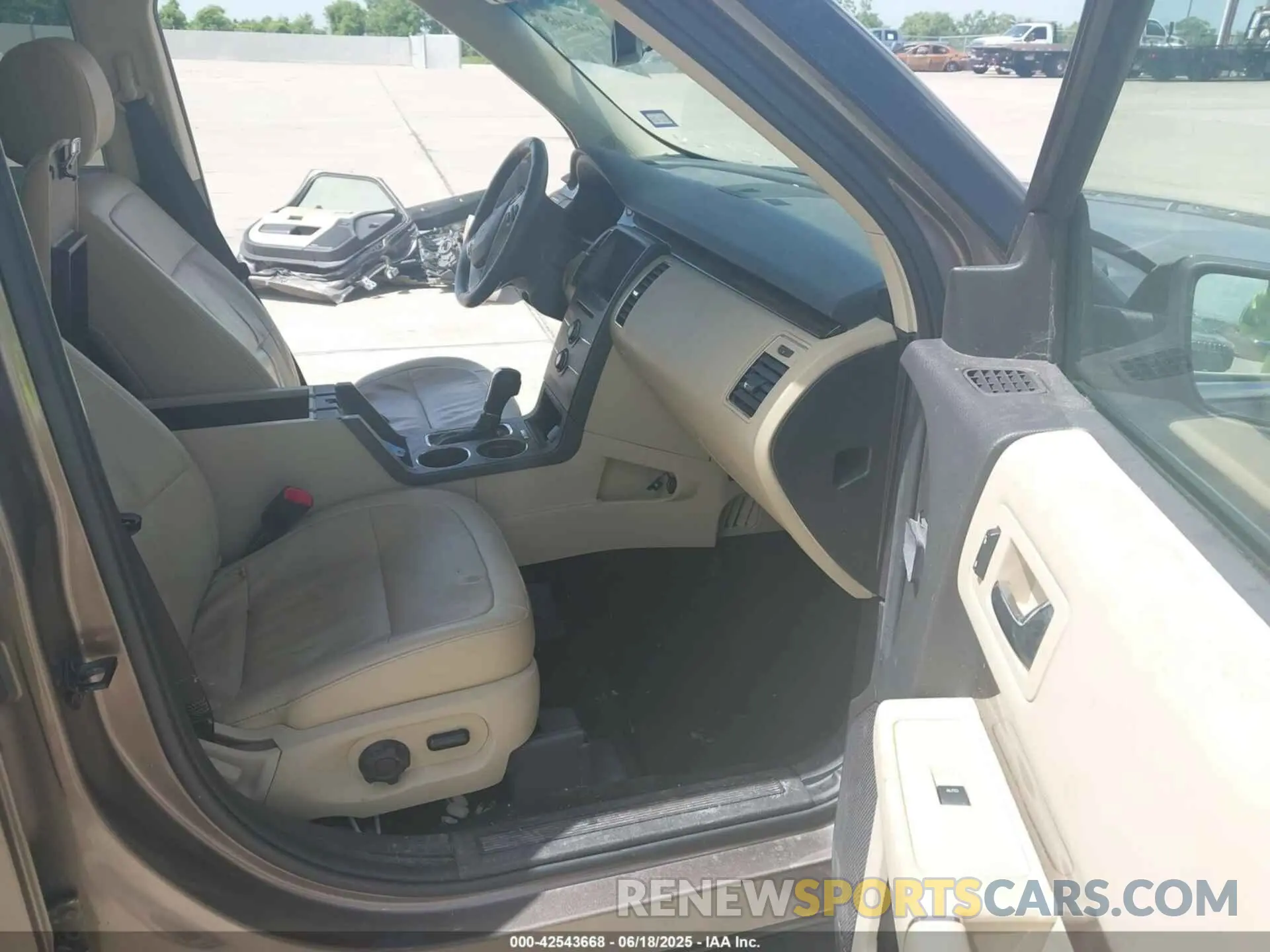 5 Photograph of a damaged car 2FMHK6C84KBA14434 FORD FLEX 2019