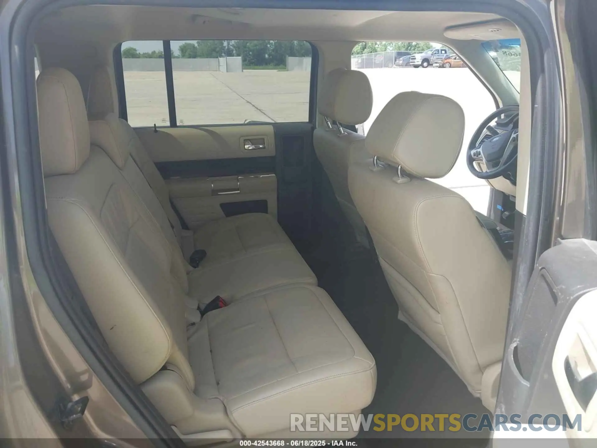 8 Photograph of a damaged car 2FMHK6C84KBA14434 FORD FLEX 2019