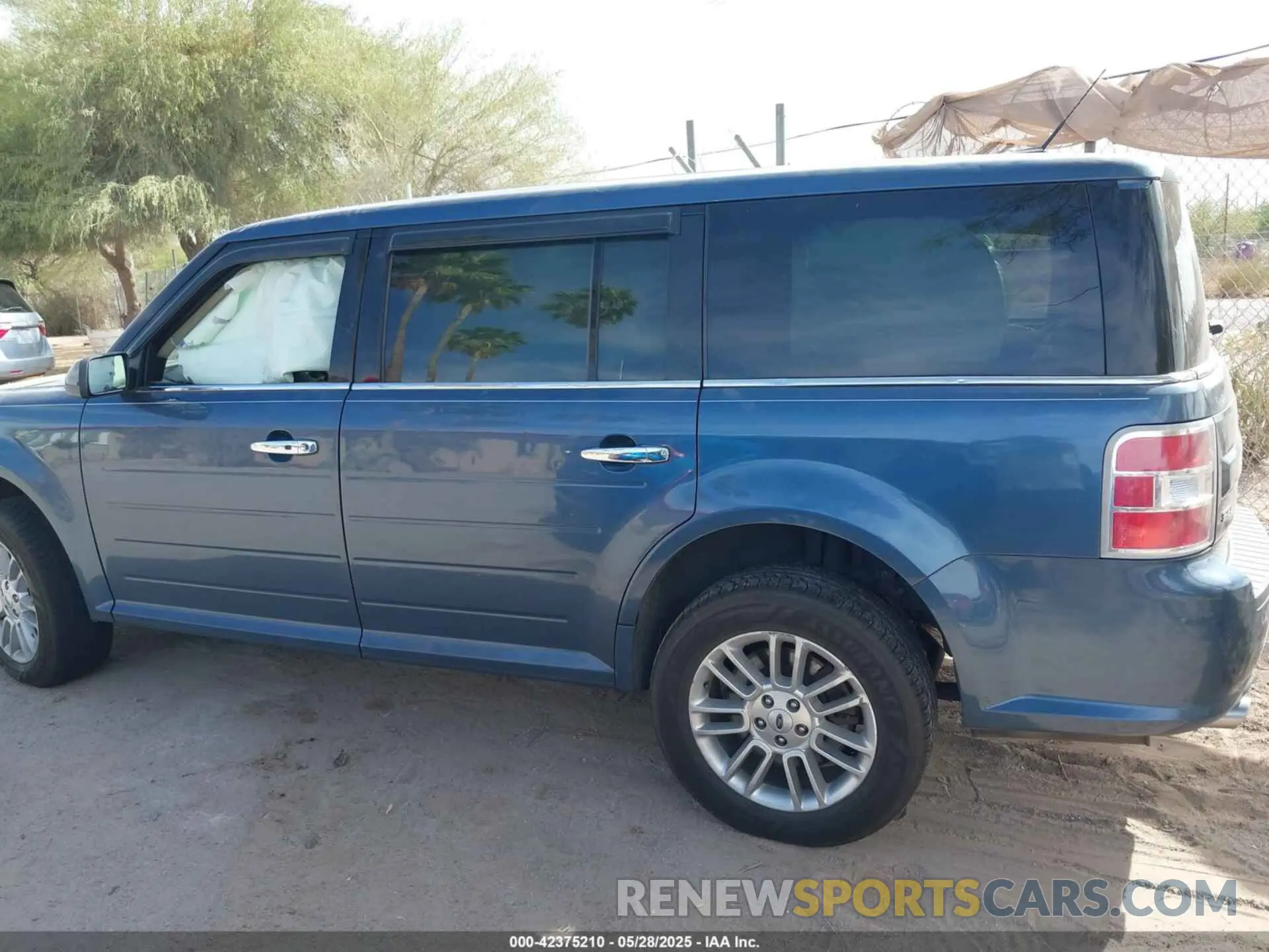 14 Photograph of a damaged car 2FMHK6C88KBA07373 FORD FLEX 2019