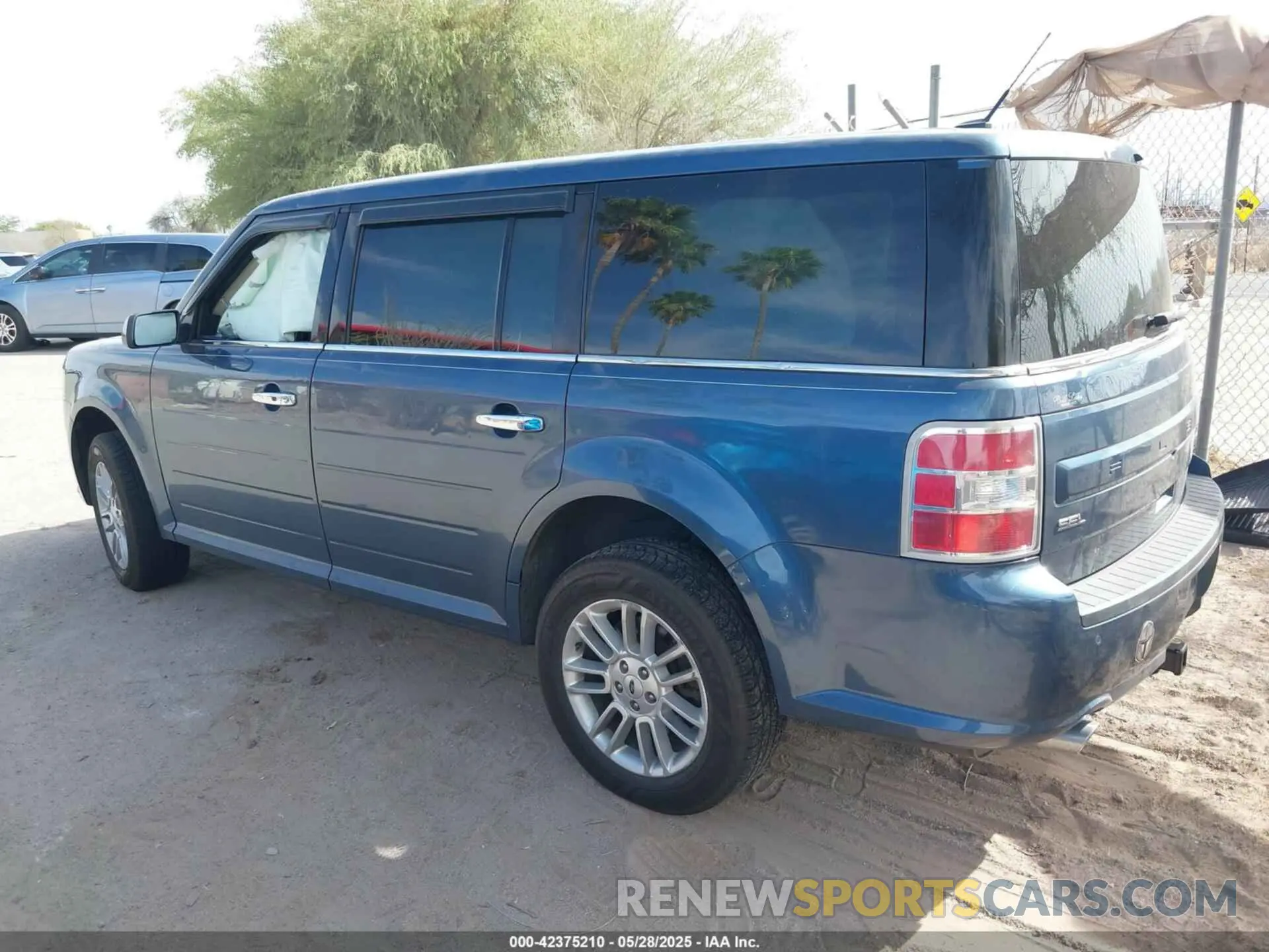 3 Photograph of a damaged car 2FMHK6C88KBA07373 FORD FLEX 2019