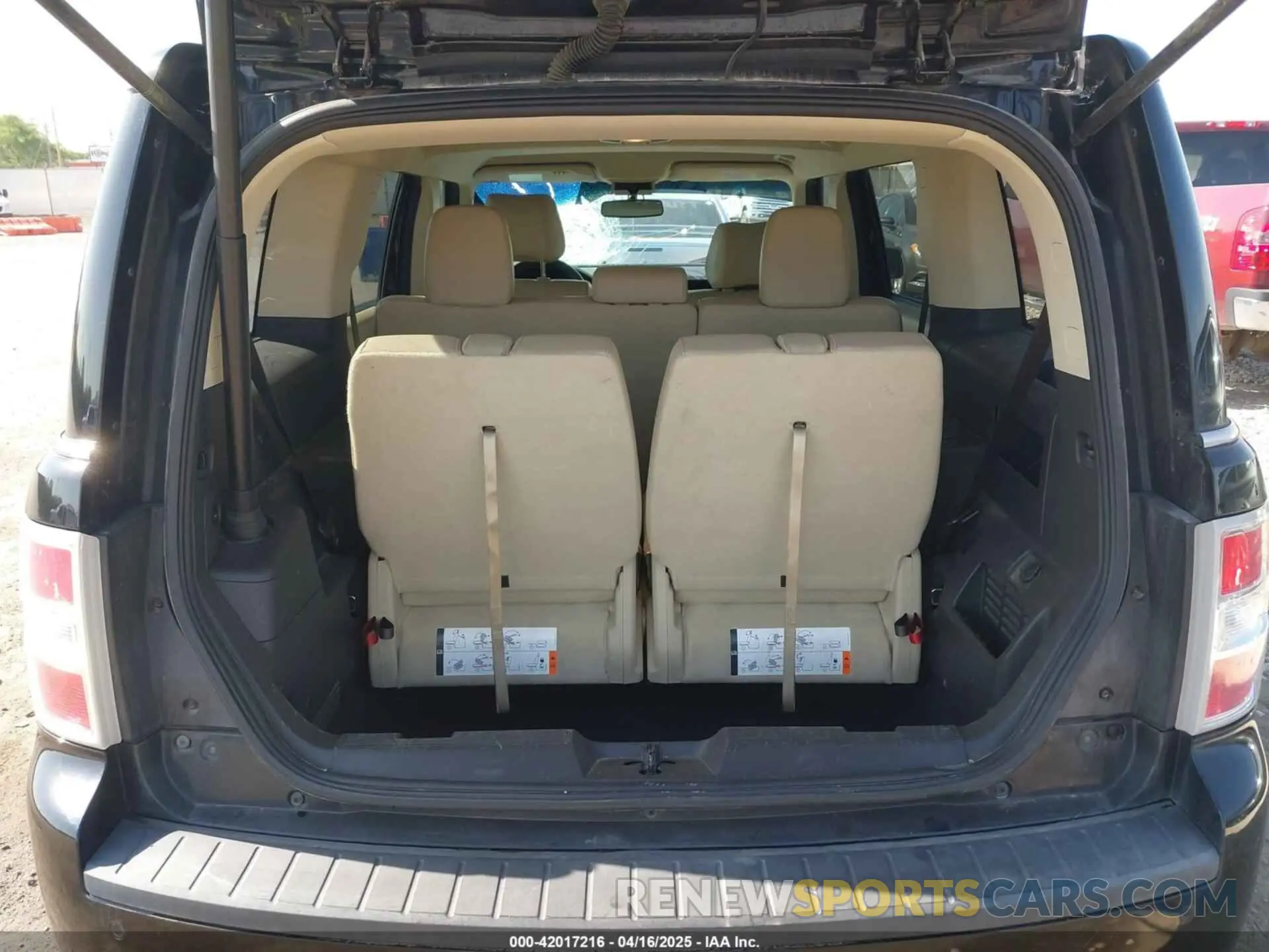16 Photograph of a damaged car 2FMHK6C89KBA21797 FORD FLEX 2019