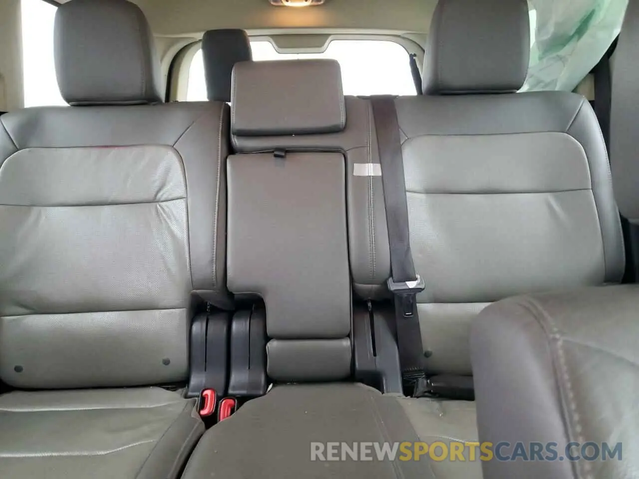 10 Photograph of a damaged car 2FMHK6D84KBA02735 FORD FLEX 2019