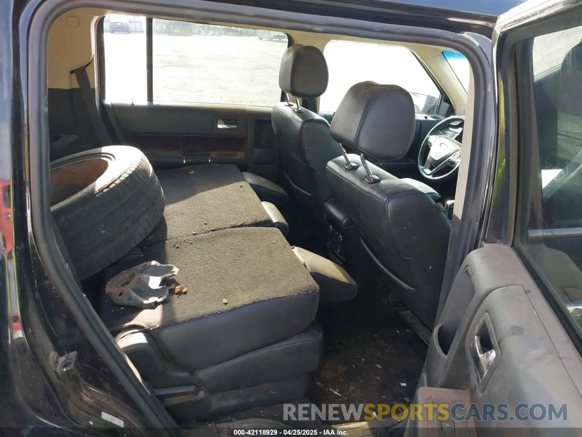 8 Photograph of a damaged car 2FMHK6D88KBA03323 FORD FLEX 2019