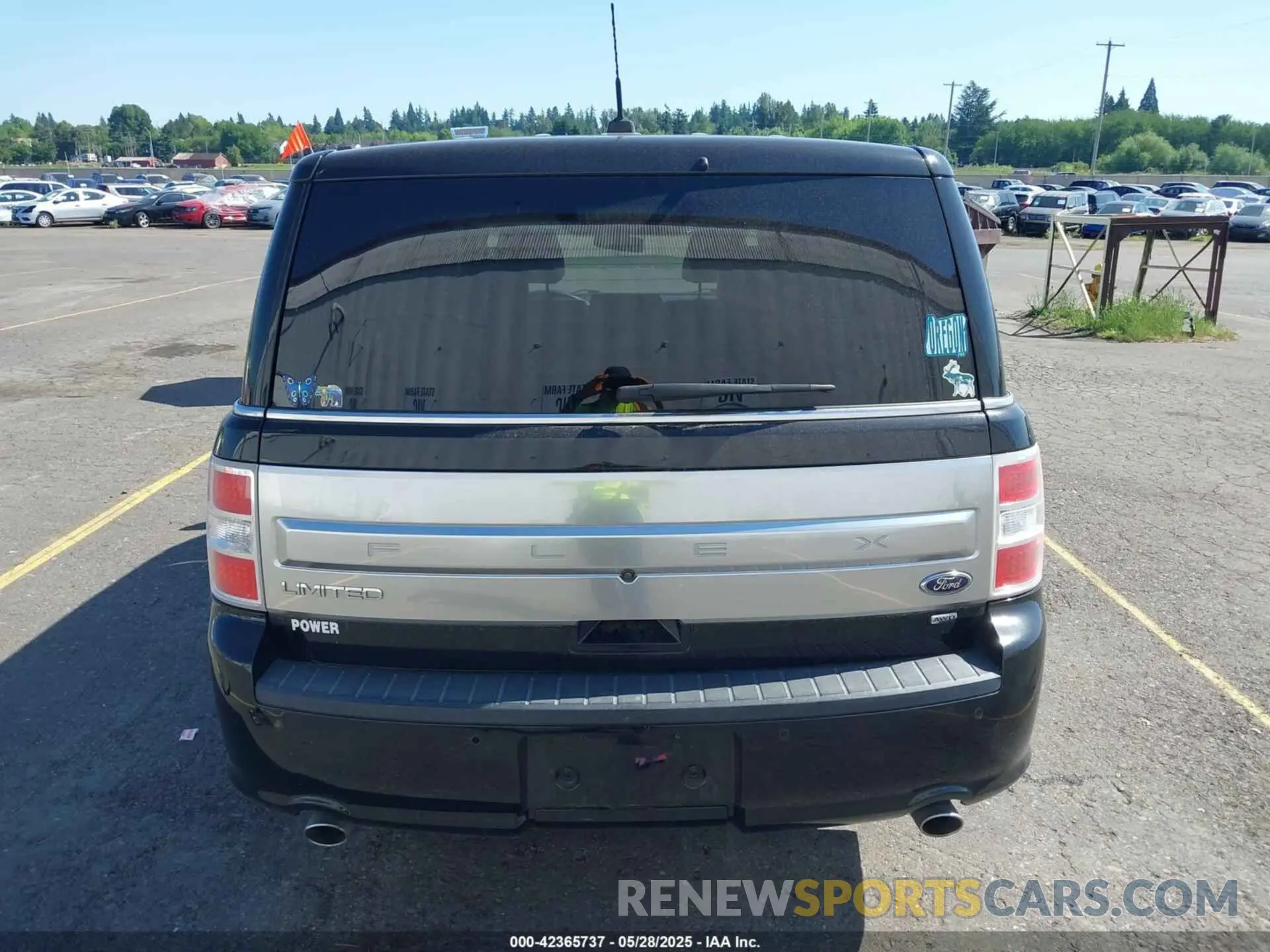 17 Photograph of a damaged car 2FMHK6D89KBA04190 FORD FLEX 2019