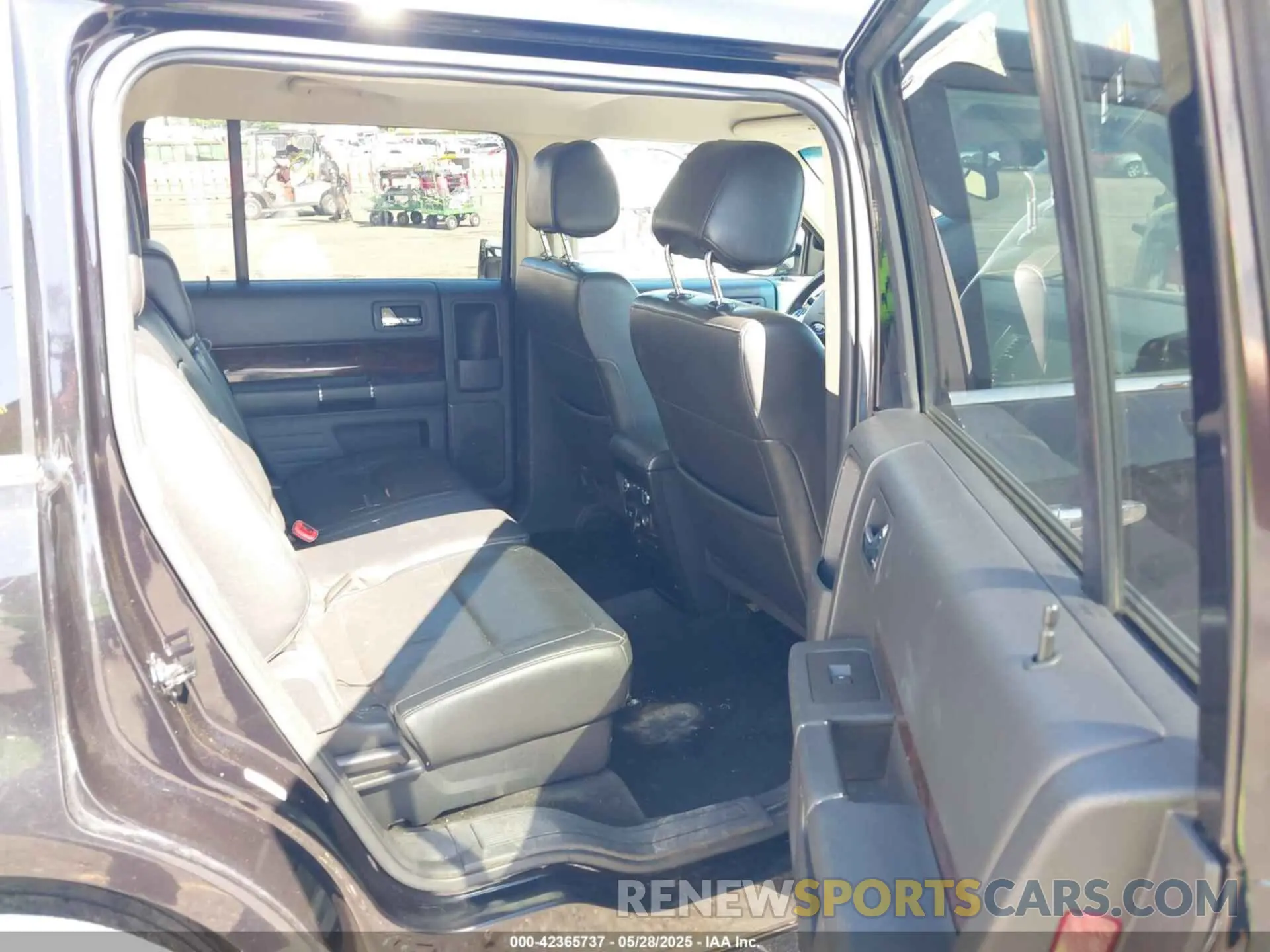 8 Photograph of a damaged car 2FMHK6D89KBA04190 FORD FLEX 2019