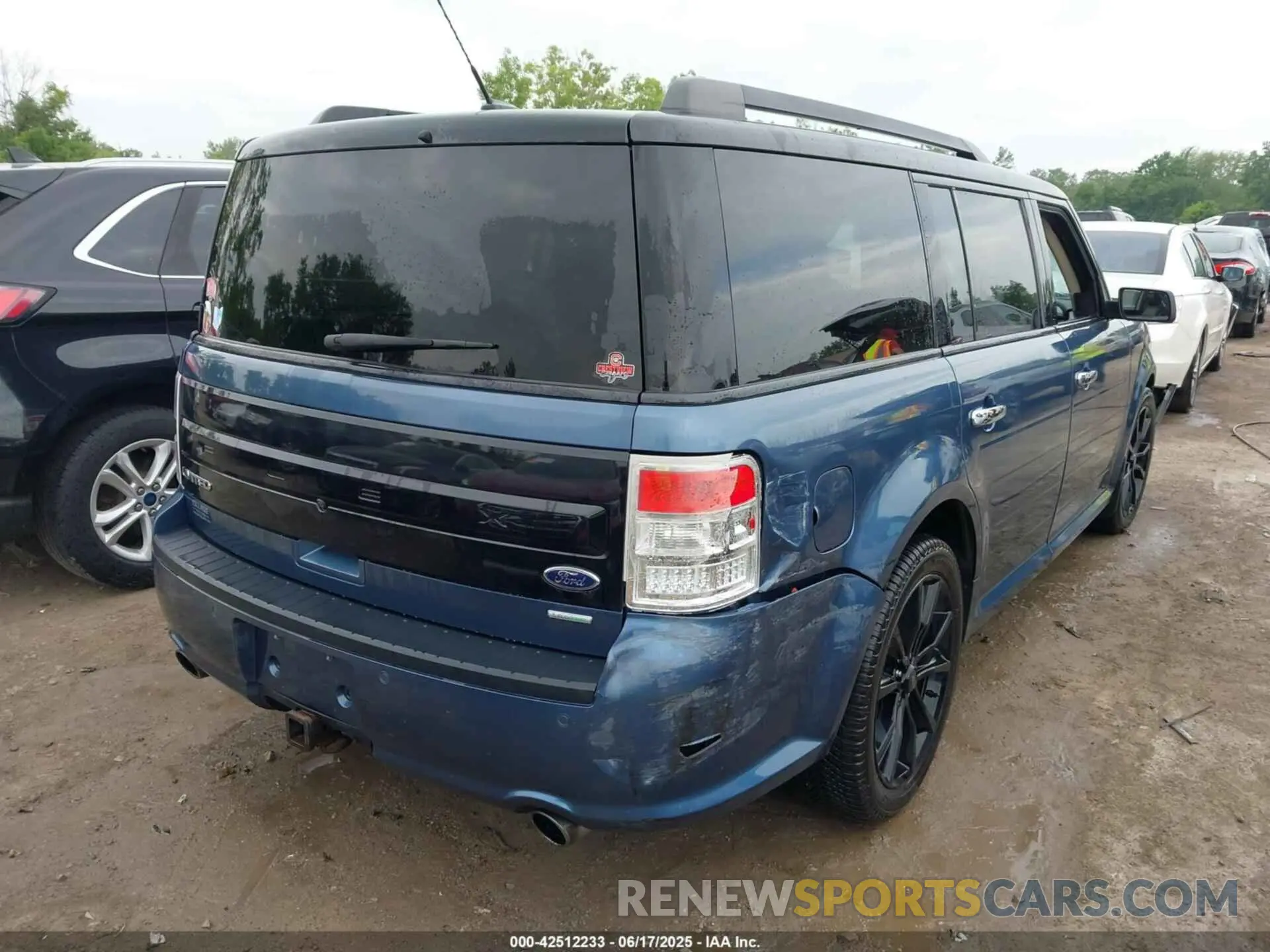 4 Photograph of a damaged car 2FMHK6DT4KBA25128 FORD FLEX 2019