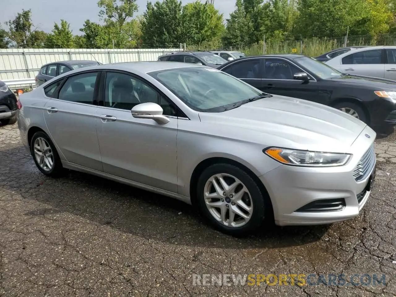 4 Photograph of a damaged car 3FA6P0HD5GR313946 FORD FUSION 2016