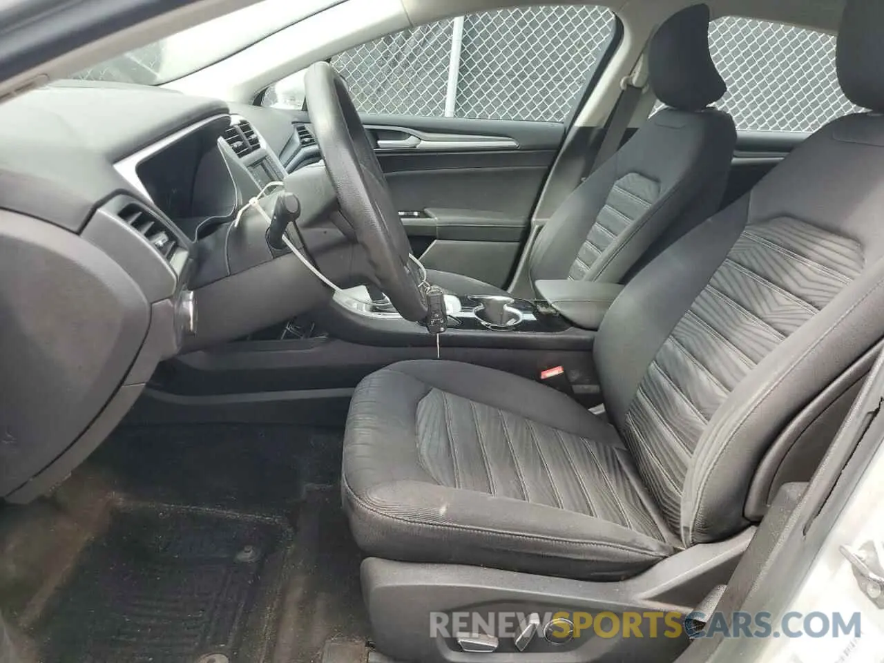 7 Photograph of a damaged car 3FA6P0HD5GR313946 FORD FUSION 2016