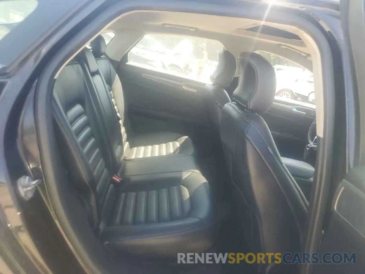 10 Photograph of a damaged car 3FA6P0CD0KR118210 FORD FUSION 2019