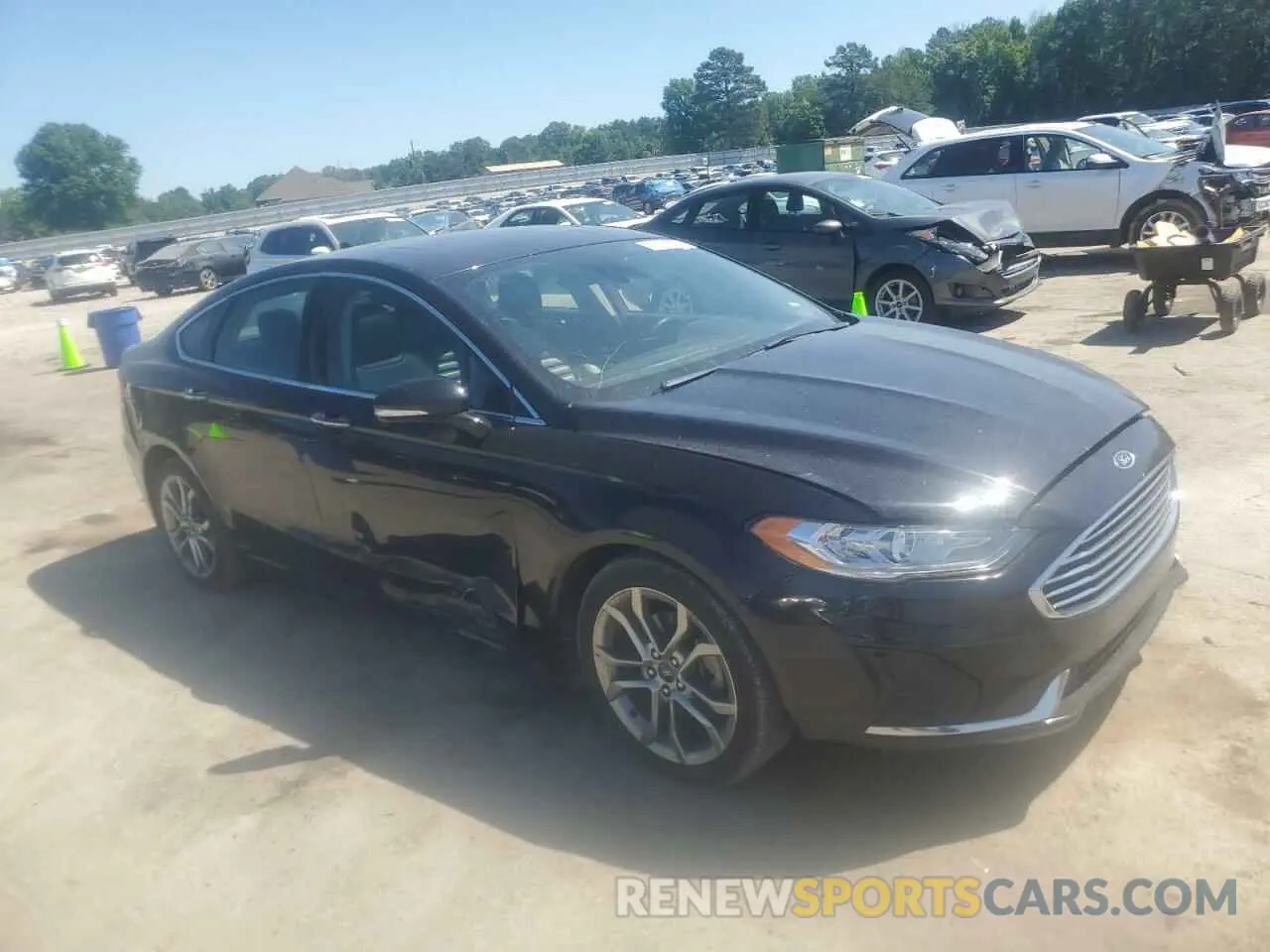 4 Photograph of a damaged car 3FA6P0CD0KR118210 FORD FUSION 2019
