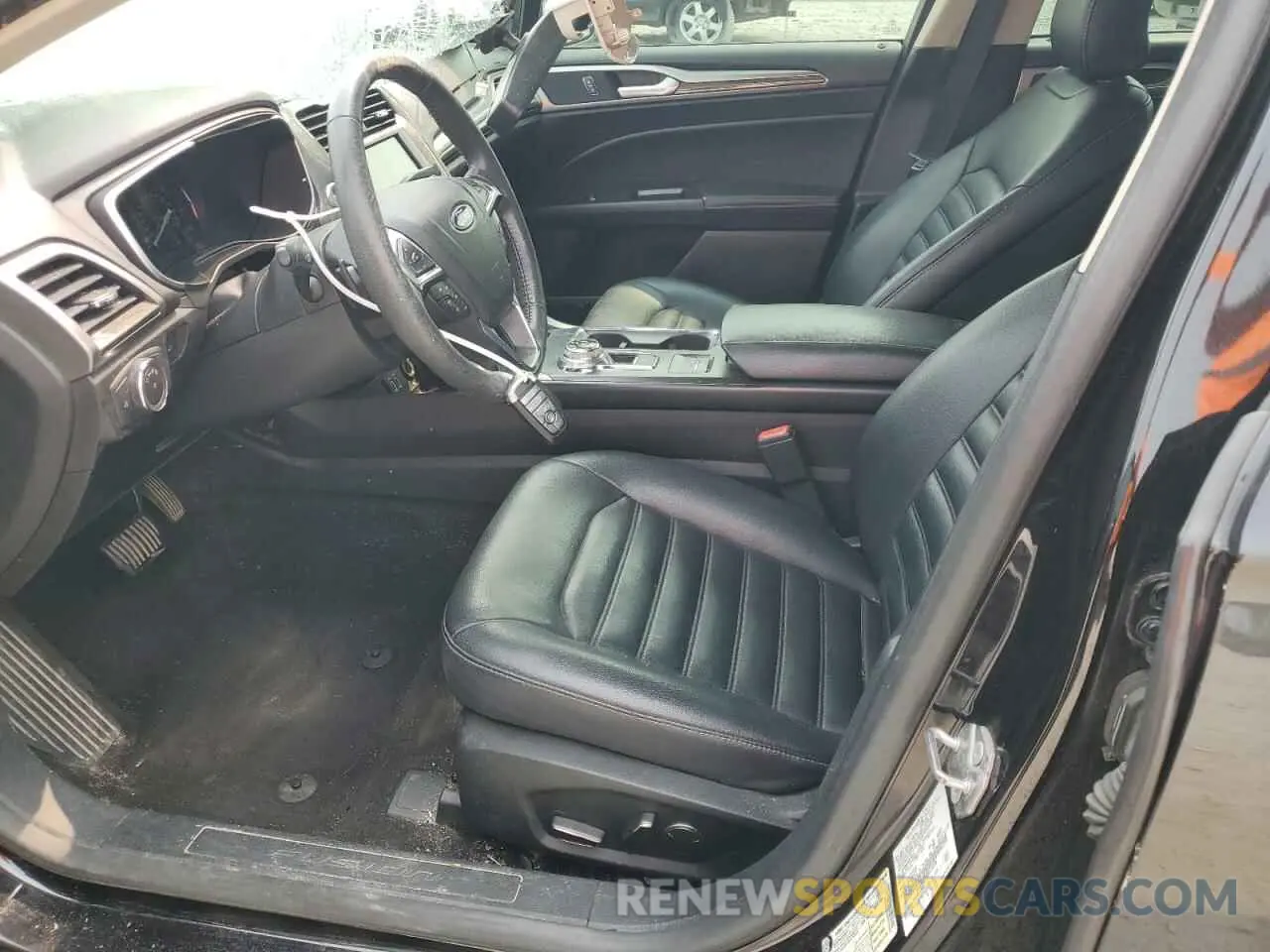 7 Photograph of a damaged car 3FA6P0CD0KR118336 FORD FUSION 2019