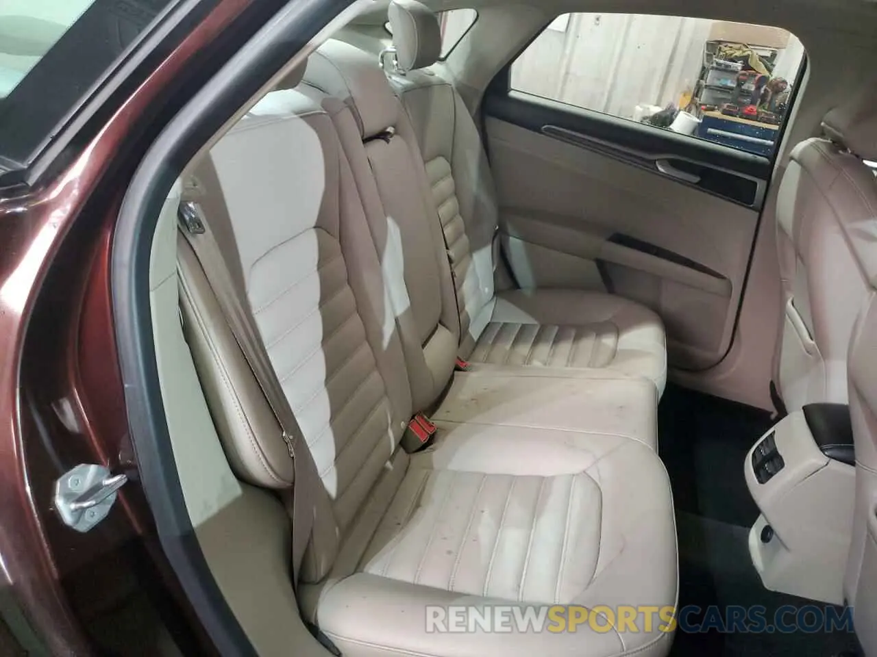 10 Photograph of a damaged car 3FA6P0CD0KR219957 FORD FUSION 2019