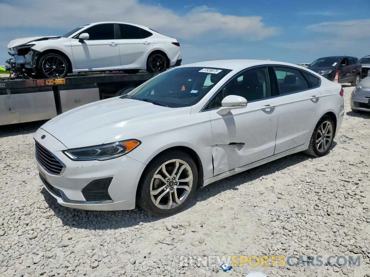 1 Photograph of a damaged car 3FA6P0CD0KR236919 FORD FUSION 2019