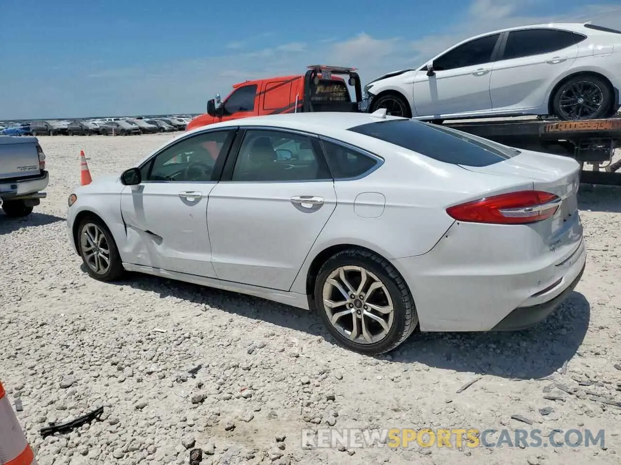 2 Photograph of a damaged car 3FA6P0CD0KR236919 FORD FUSION 2019
