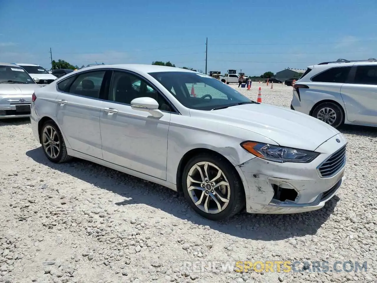 4 Photograph of a damaged car 3FA6P0CD0KR236919 FORD FUSION 2019
