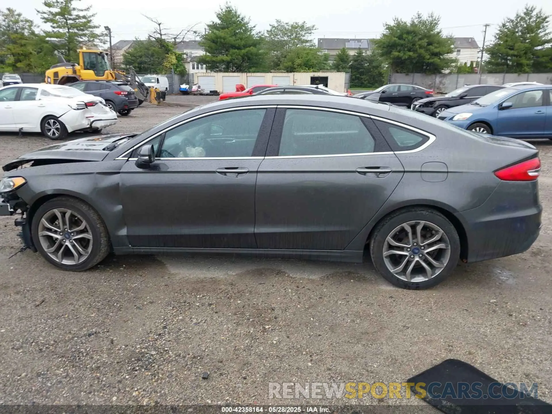 14 Photograph of a damaged car 3FA6P0CD0KR253073 FORD FUSION 2019