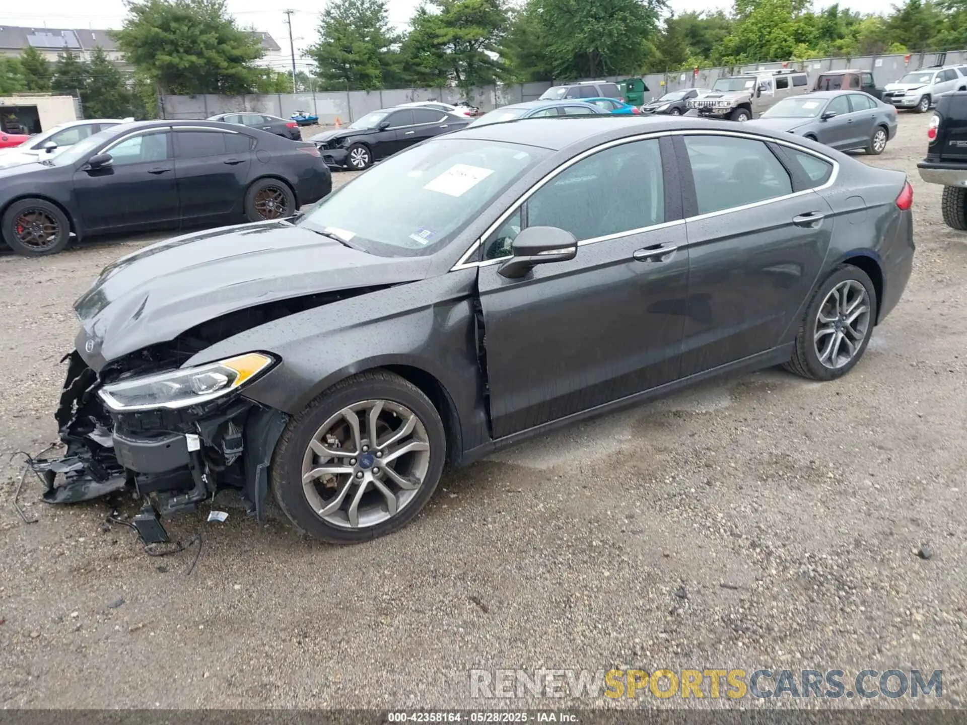2 Photograph of a damaged car 3FA6P0CD0KR253073 FORD FUSION 2019