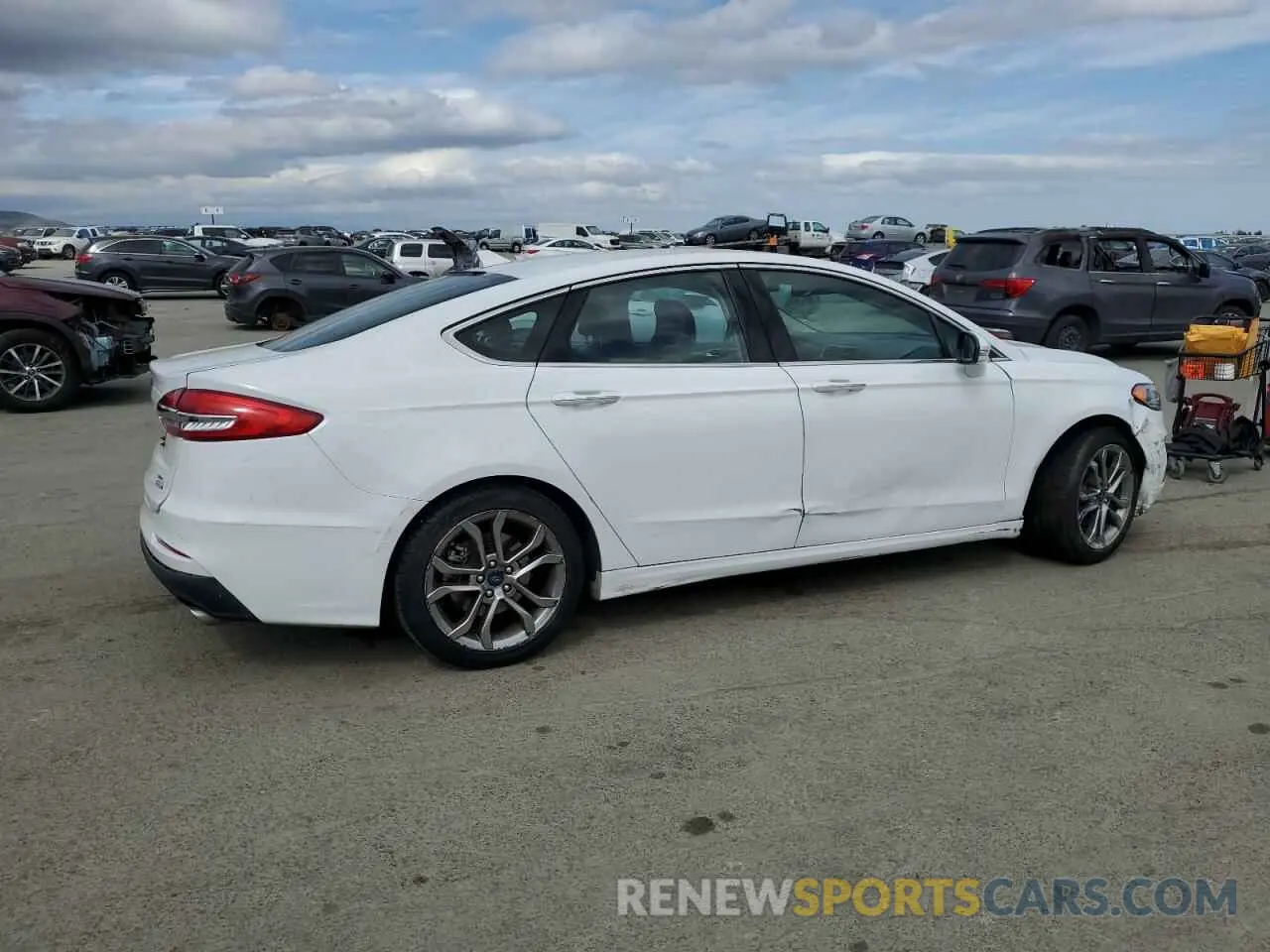 3 Photograph of a damaged car 3FA6P0CD0KR254126 FORD FUSION 2019