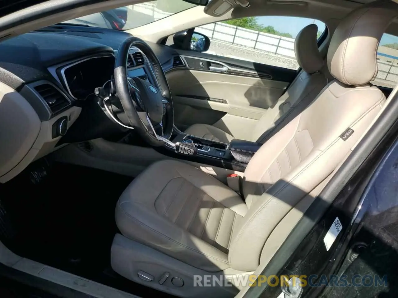7 Photograph of a damaged car 3FA6P0CD0KR264655 FORD FUSION 2019