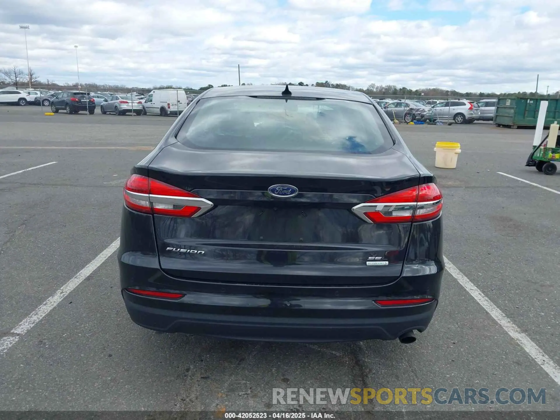 16 Photograph of a damaged car 3FA6P0CD0KR265210 FORD FUSION 2019