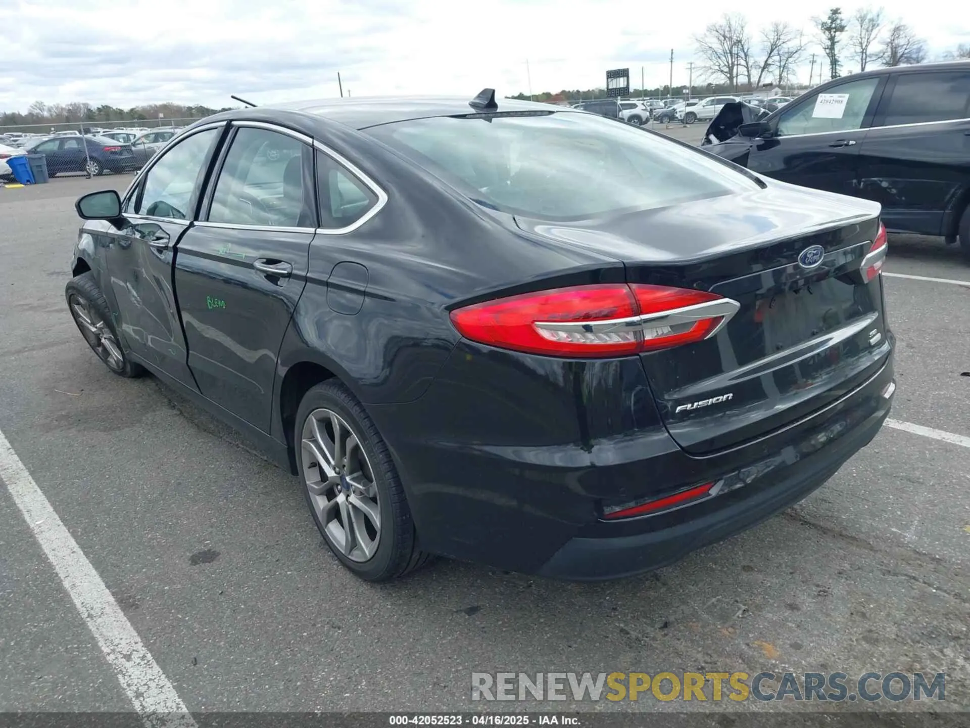3 Photograph of a damaged car 3FA6P0CD0KR265210 FORD FUSION 2019