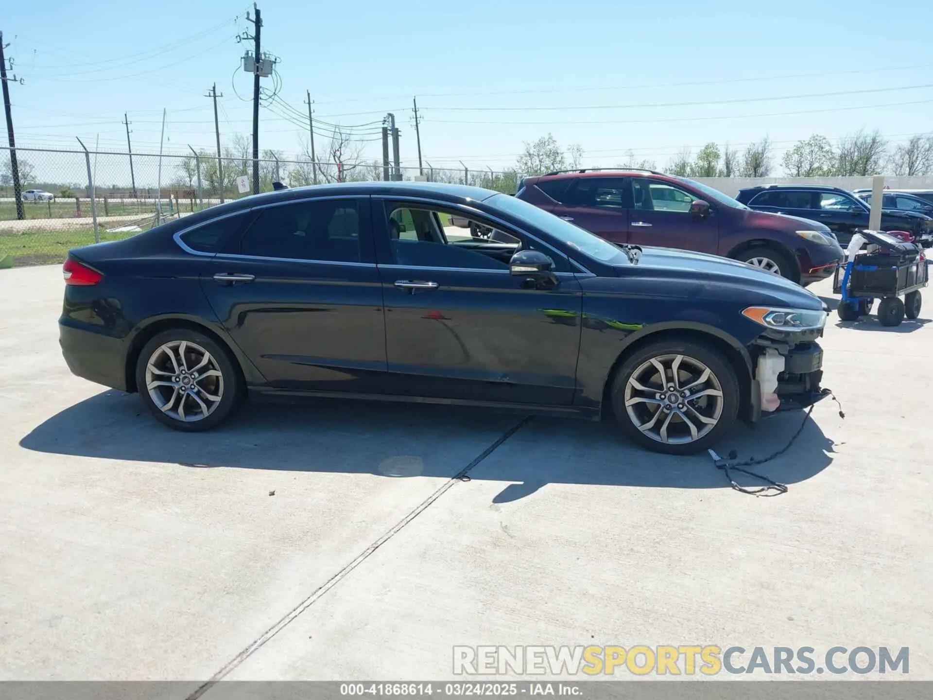 13 Photograph of a damaged car 3FA6P0CD2KR113476 FORD FUSION 2019