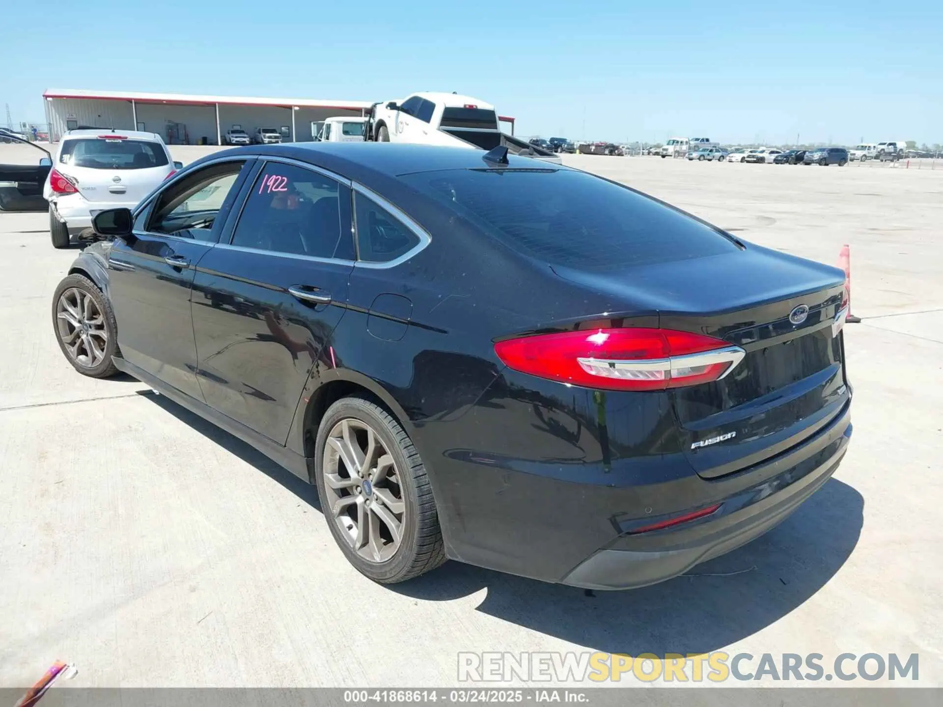 3 Photograph of a damaged car 3FA6P0CD2KR113476 FORD FUSION 2019